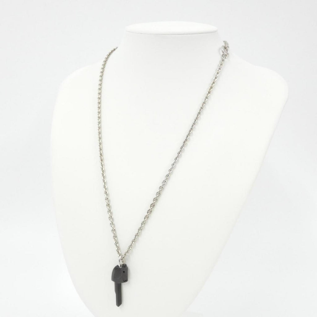 Cle Cheval Pendant Necklace Black and Silver