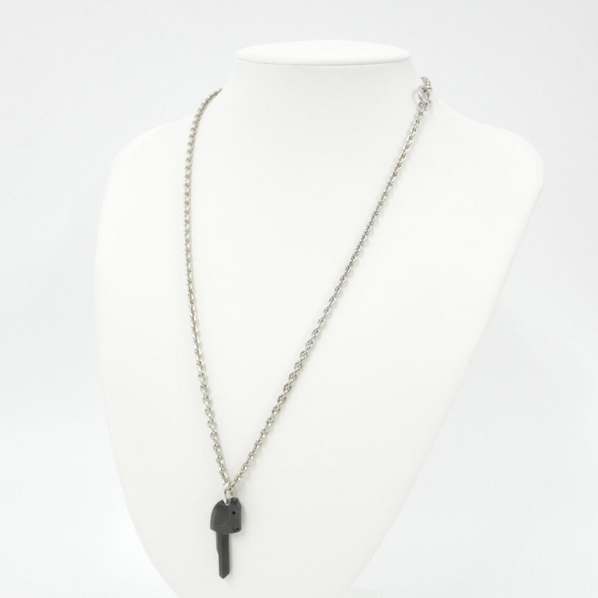 Cle Cheval Pendant Necklace Black and Silver