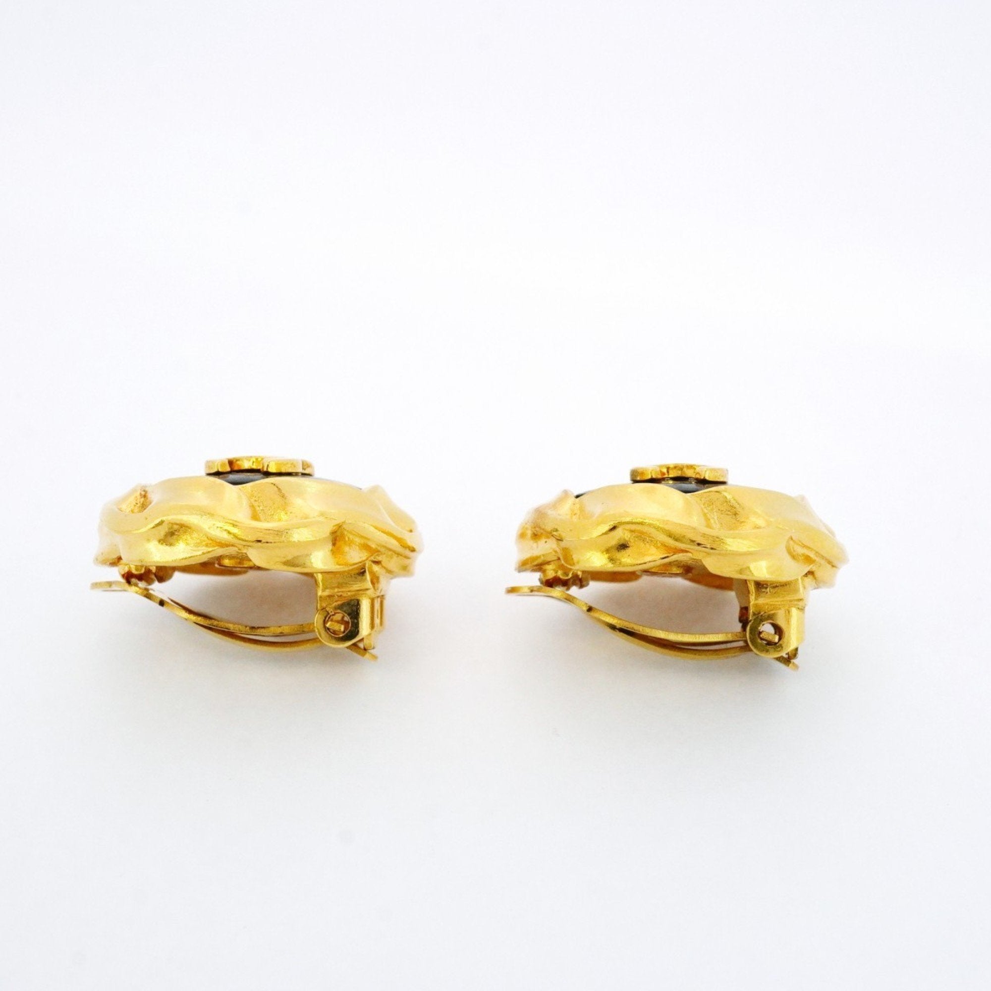 CC Logo Clip-On Earrings Metal Gold-Tone Metal