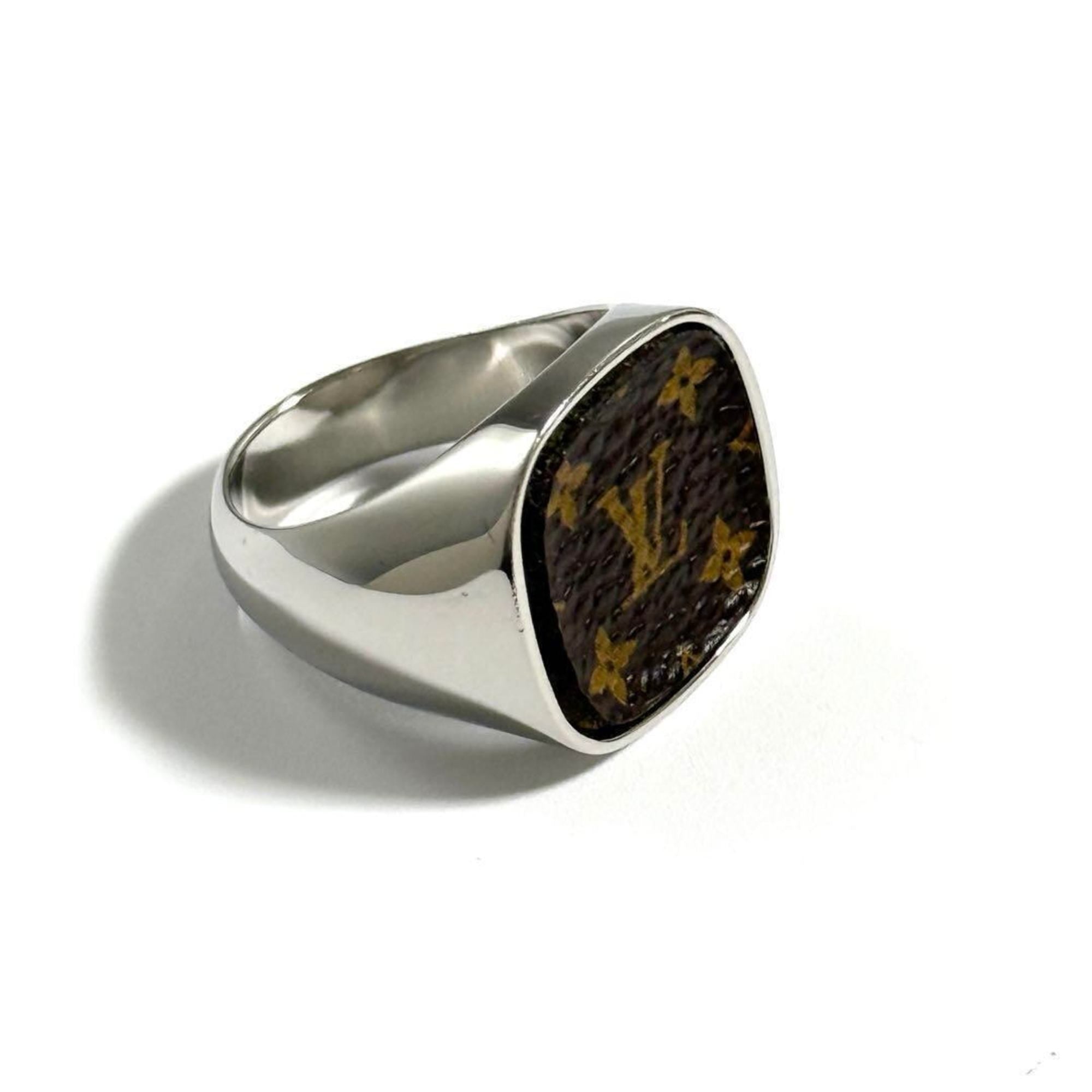 Signet Monogram Chevalier Ring Metal