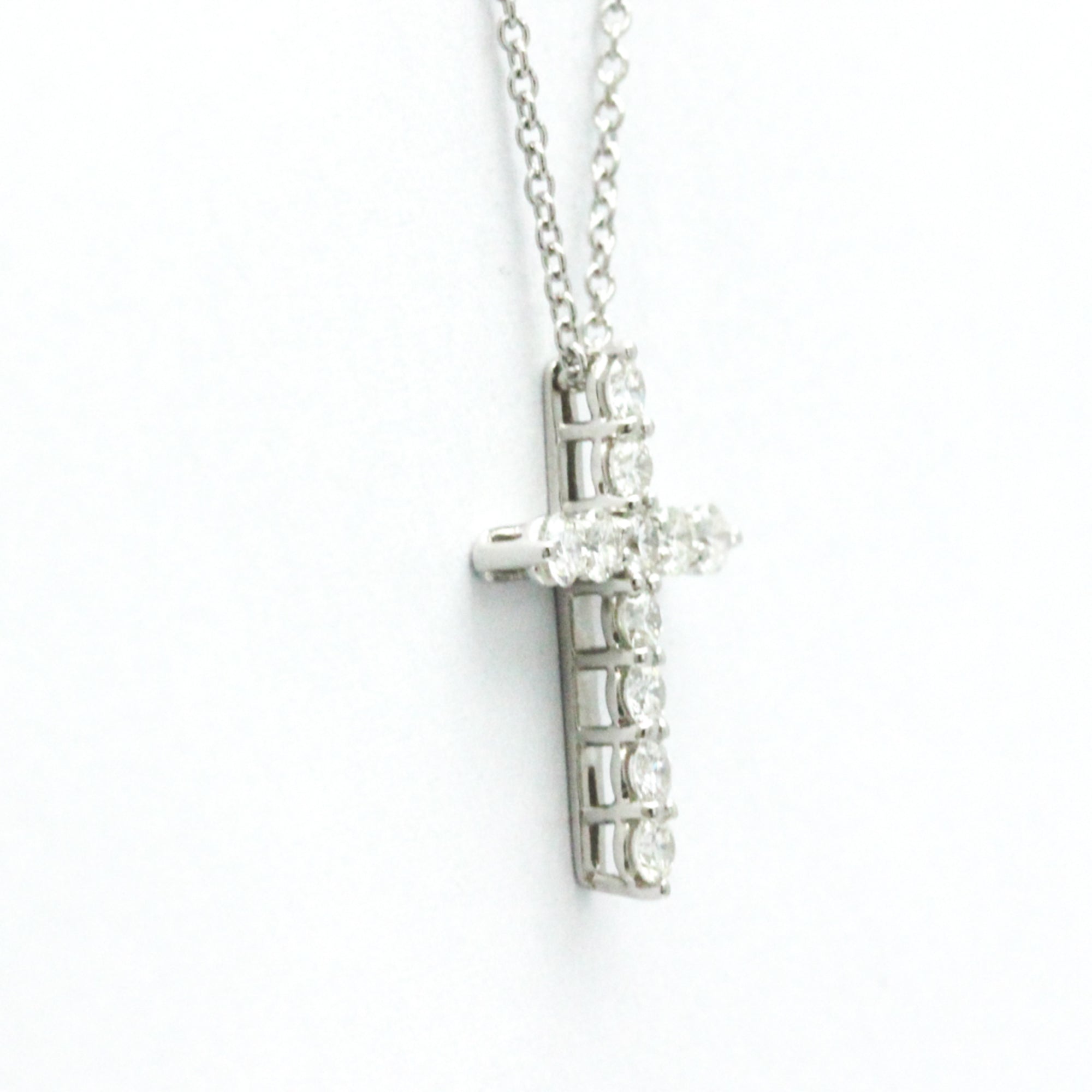 Small Pendant Necklace Platinum with Diamond
