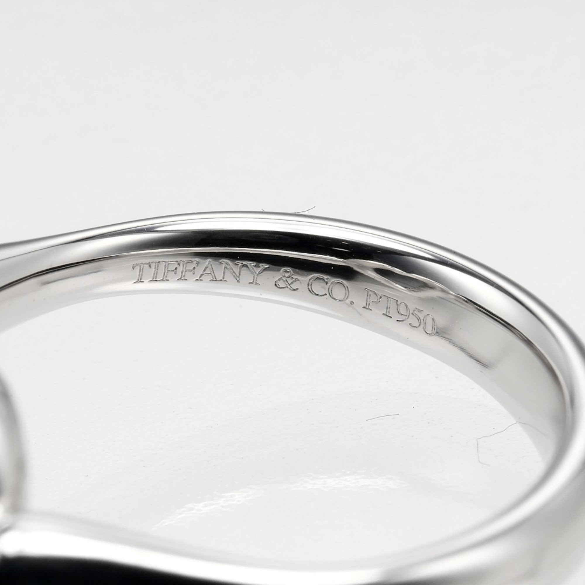 Open Heart Ring Platinum 8.1mm