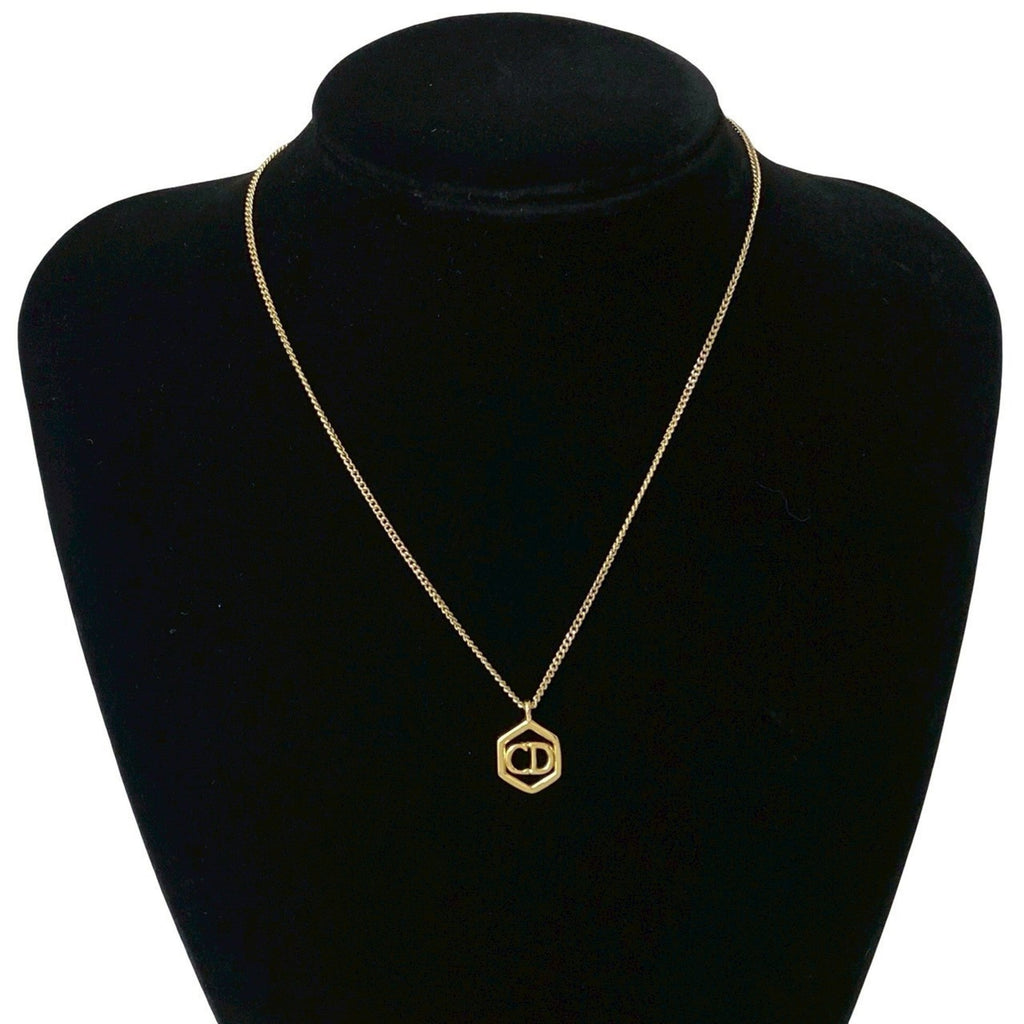 Chain Pendant Necklace Gold