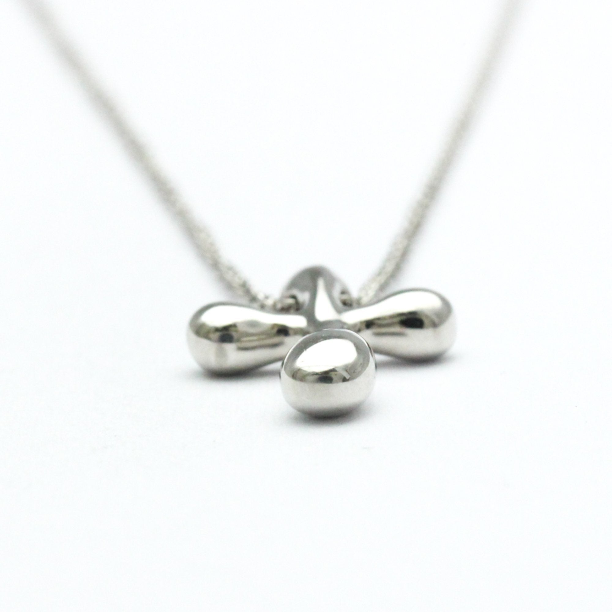 Cross Pendant Necklace Platinum