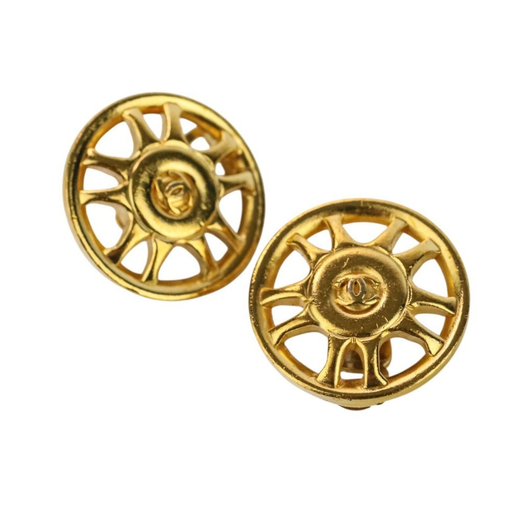 CC Logo Round Clip-On Earrings Metal Gold-Tone Metal