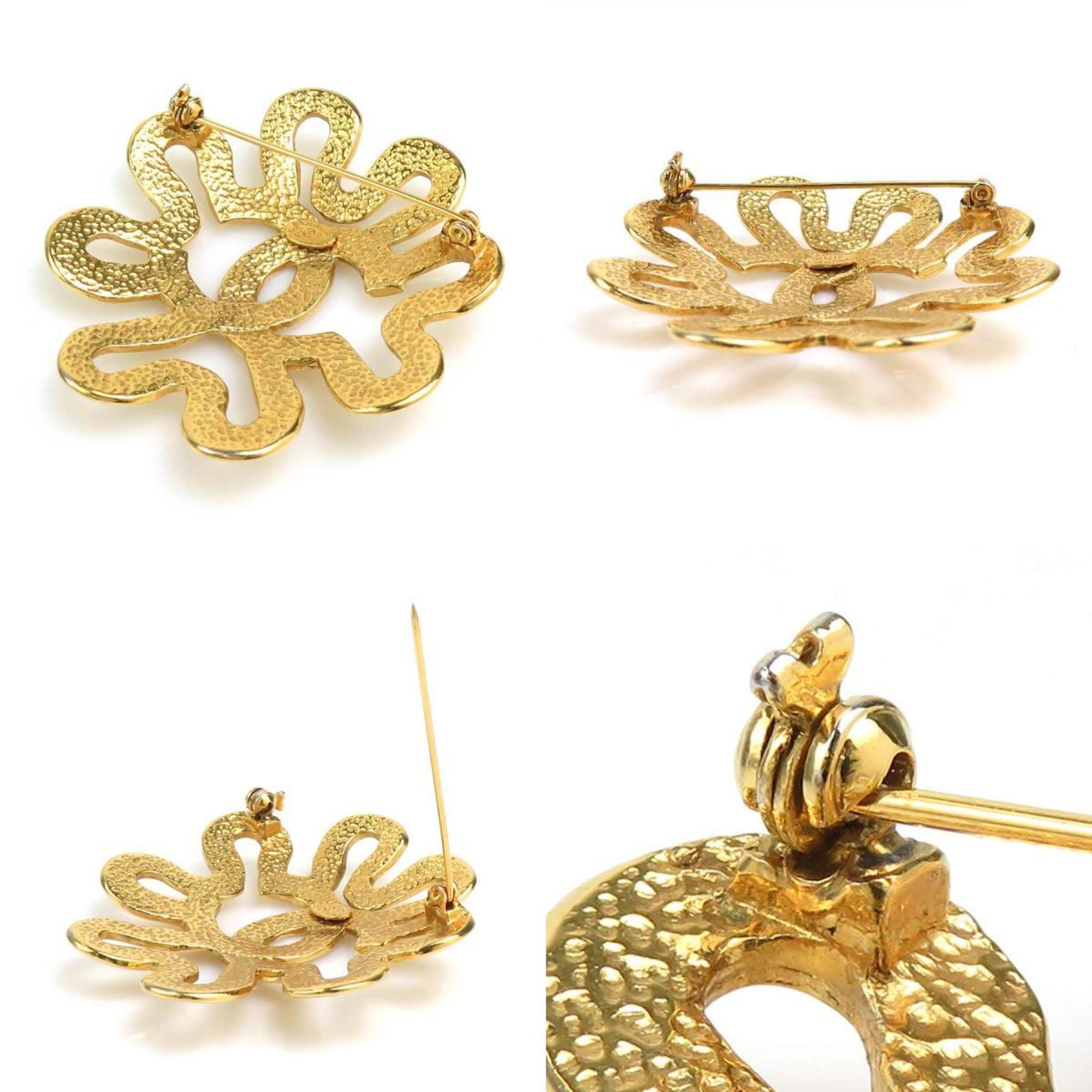 CC Logo Brooch Gold-Tone Metal