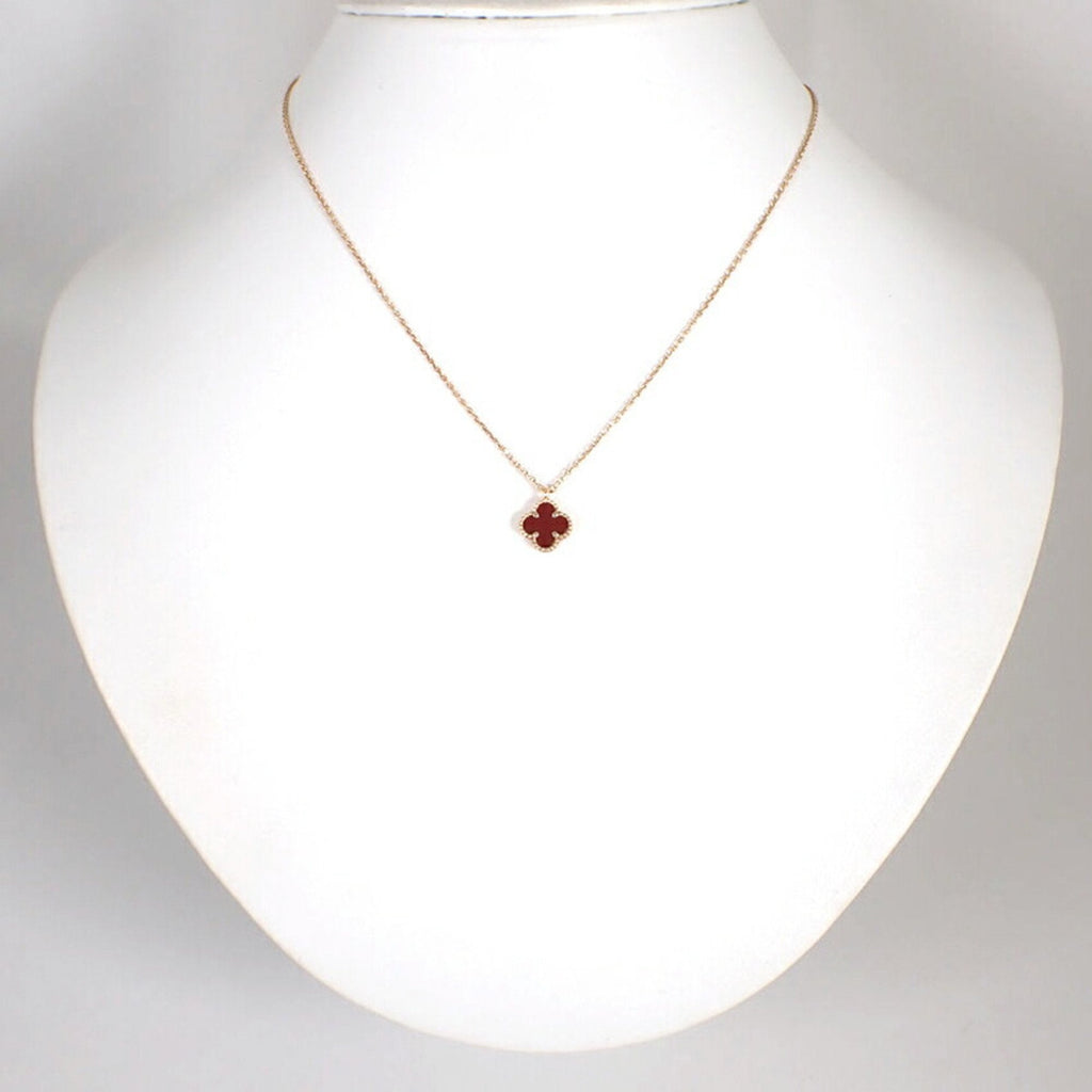 Sweet Alhambra Pendant Necklace 18K Yellow Gold and Carnelian
