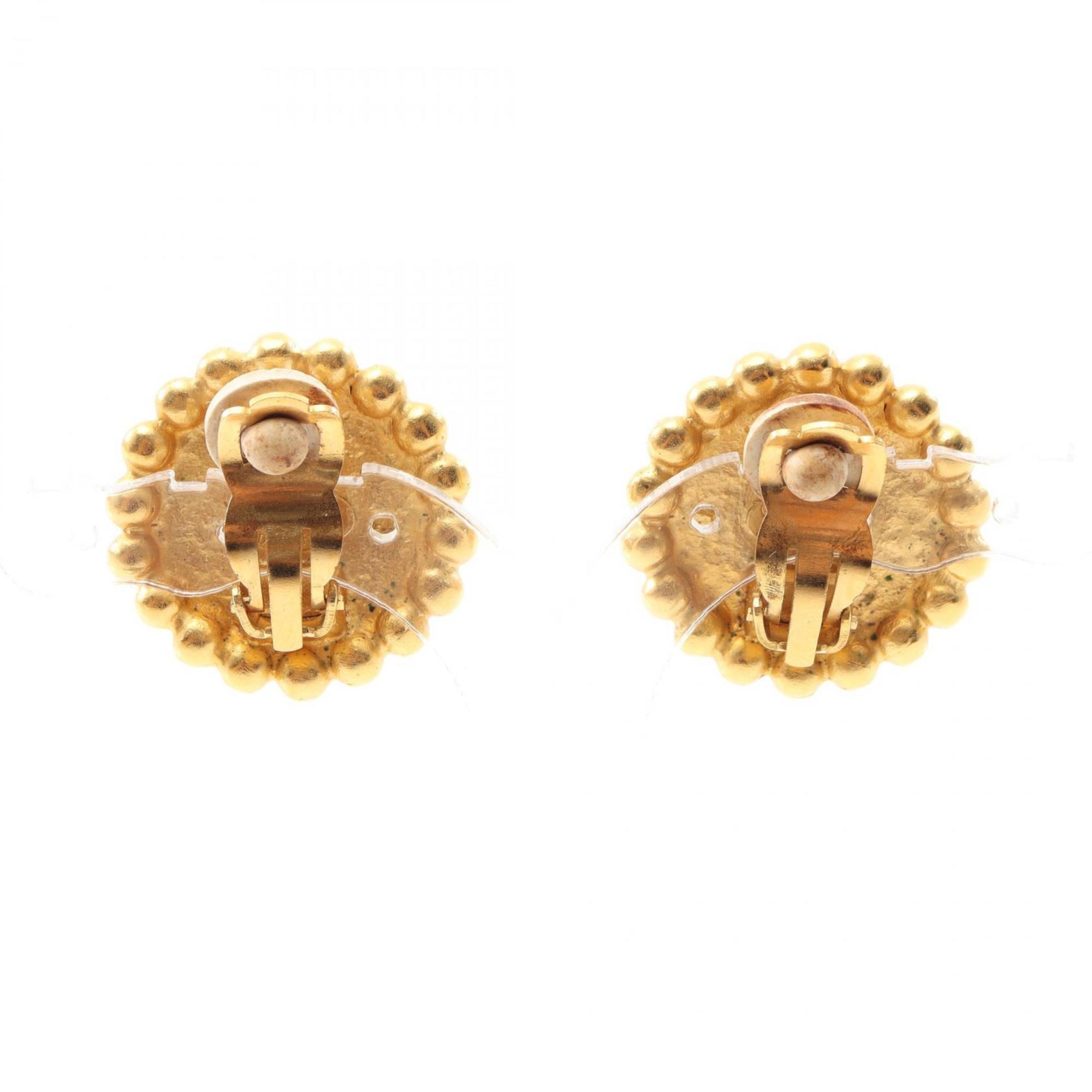 CC Logo Clip-On Earrings Metal Gold-Tone Metal