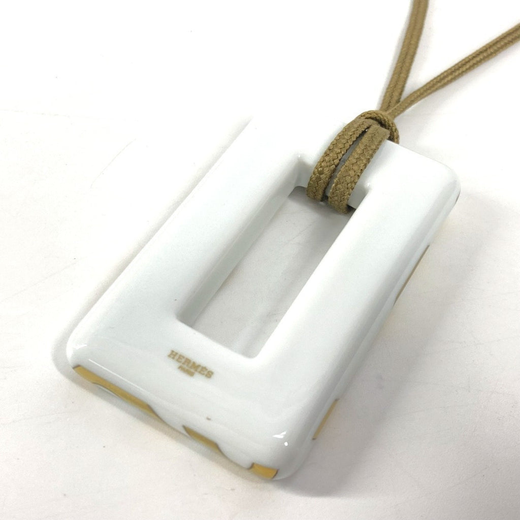 Pendant Necklace White