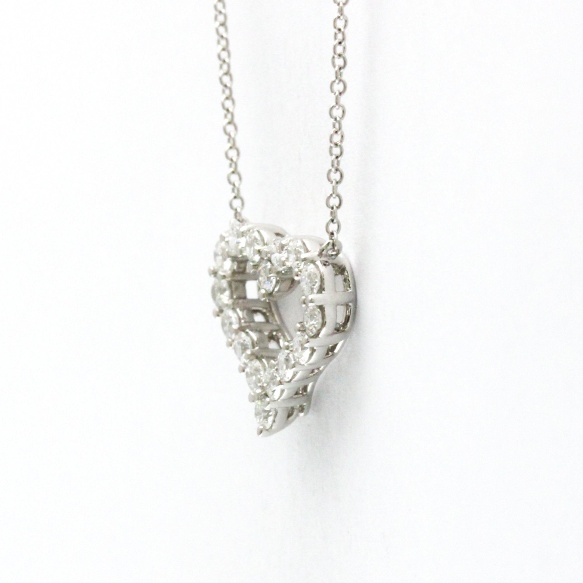 Sentimental Heart Pendant Necklace Platinum with Diamond