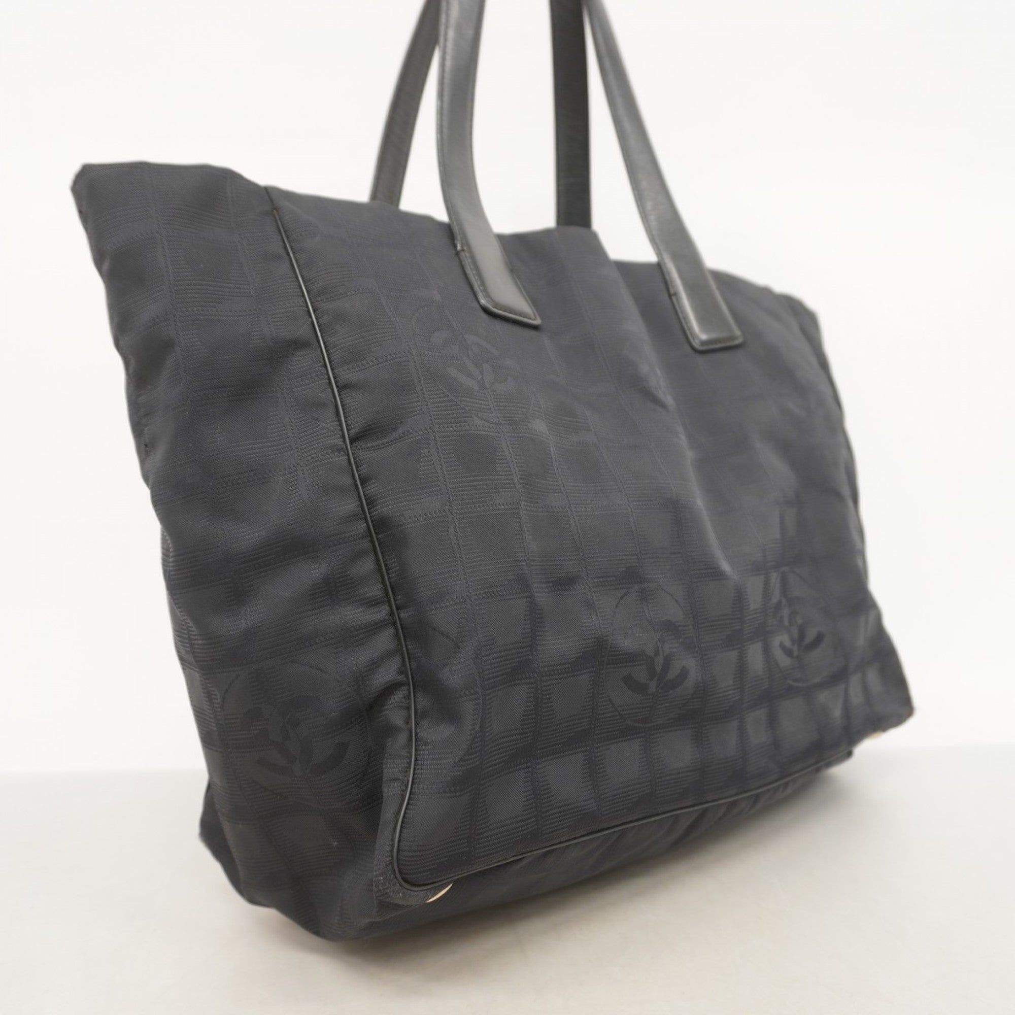 Travel Line Tote Nylon Medium