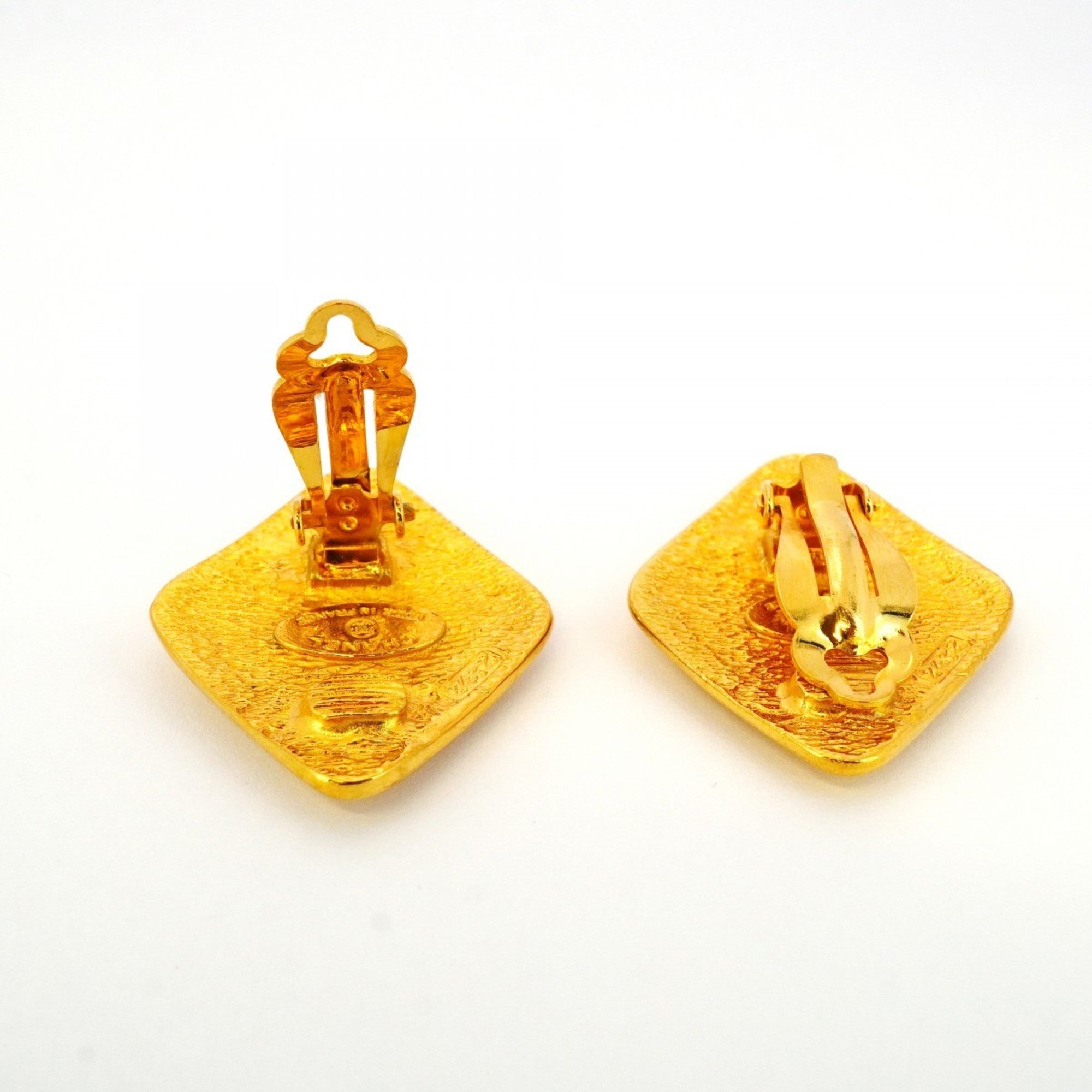 CC Logo Clip-On Earrings Metal Gold-Tone Metal