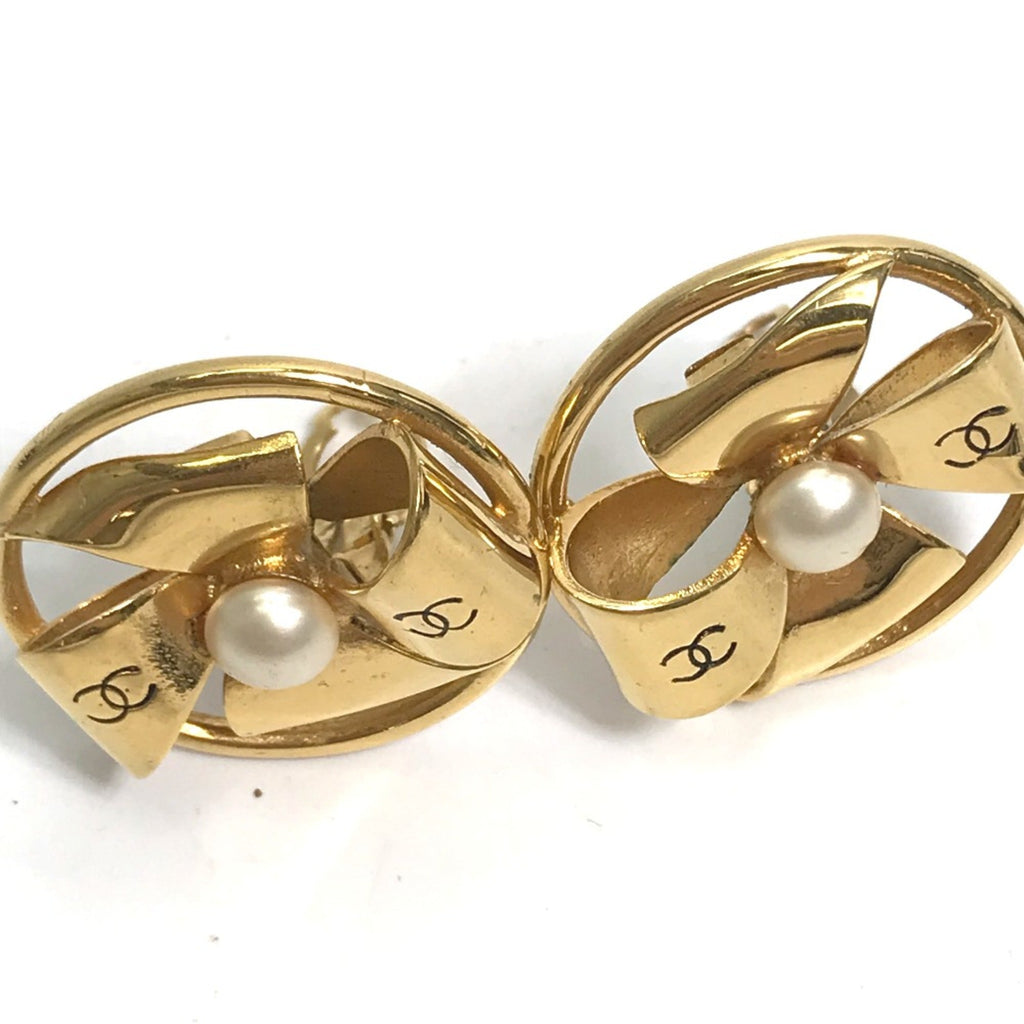 Vintage Clip-On Earrings Clip-On