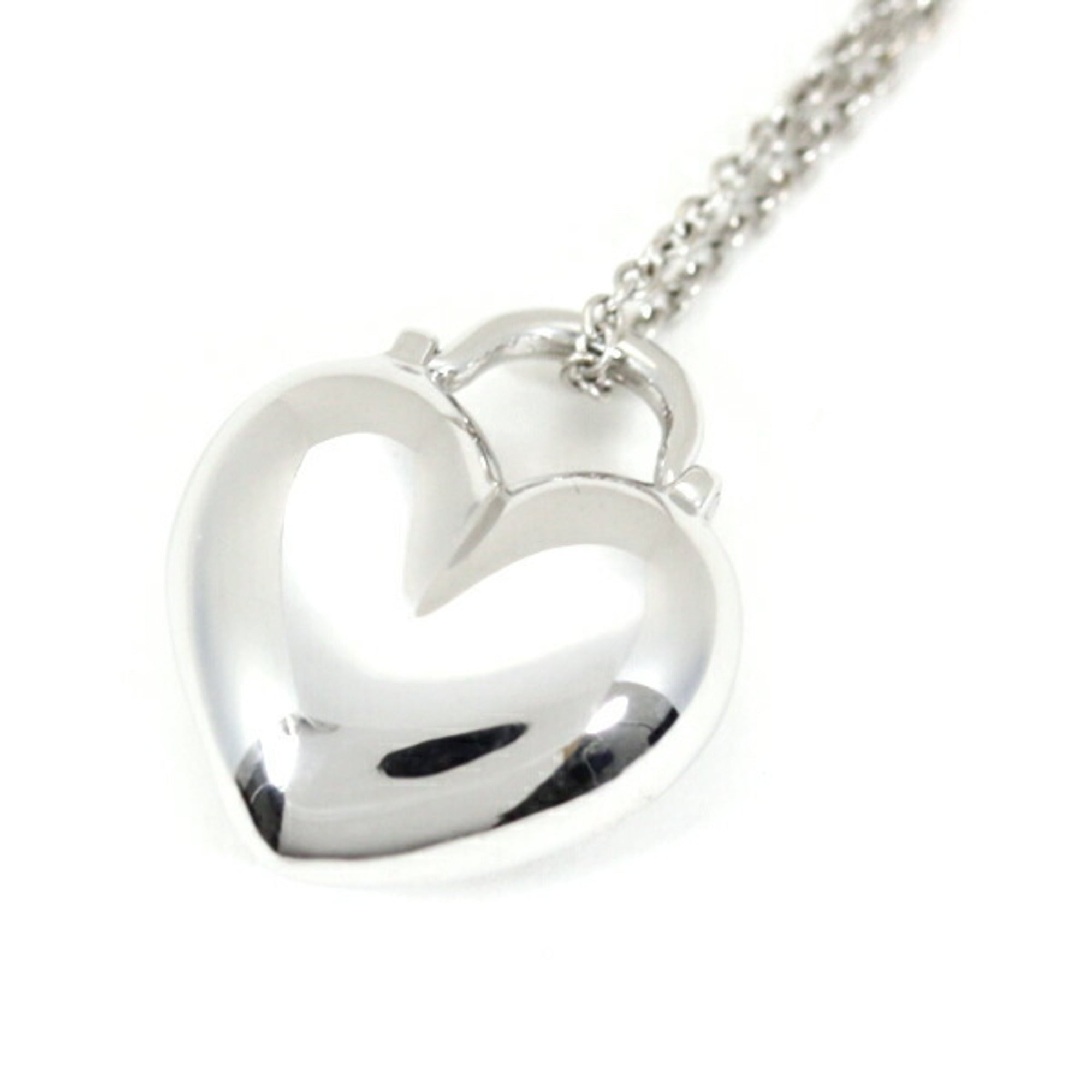 Sentimental Heart Pendant Necklace 18K White Gold