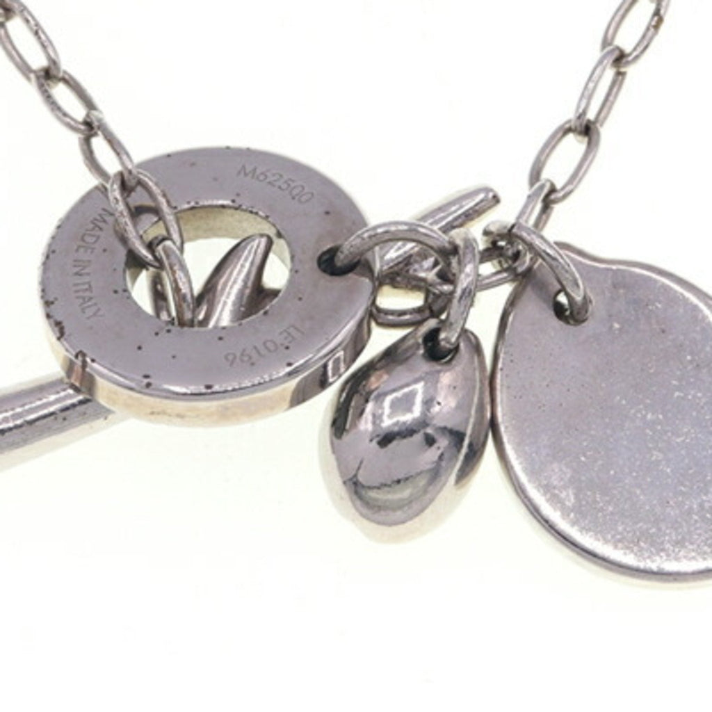 Pendant Necklace Metal and Shell Black and Silver