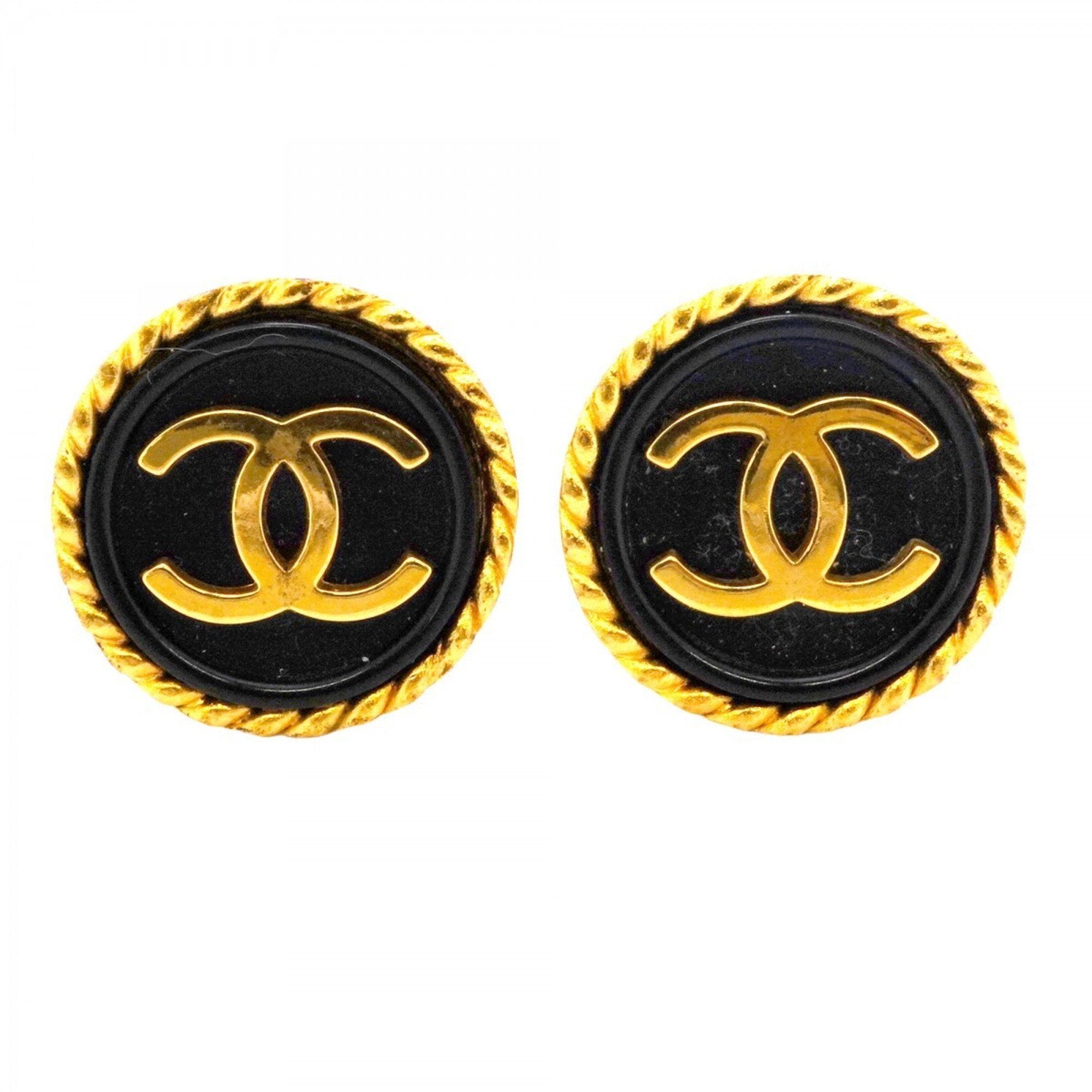 CC Logo Circle Clip-On Earrings Metal Gold-Tone Metal