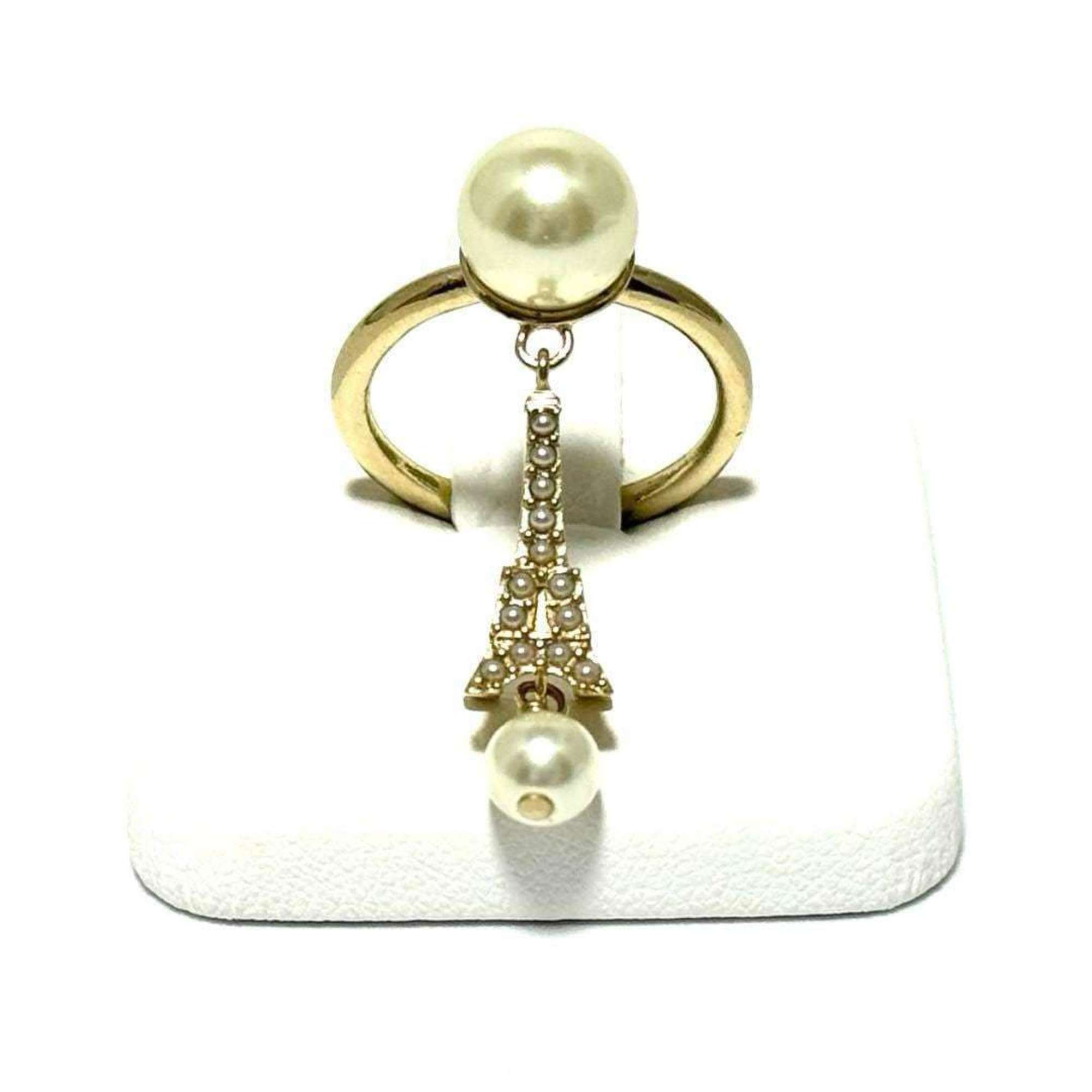 Eiffel Tower Motif Ring Mother of Pearl and Metal