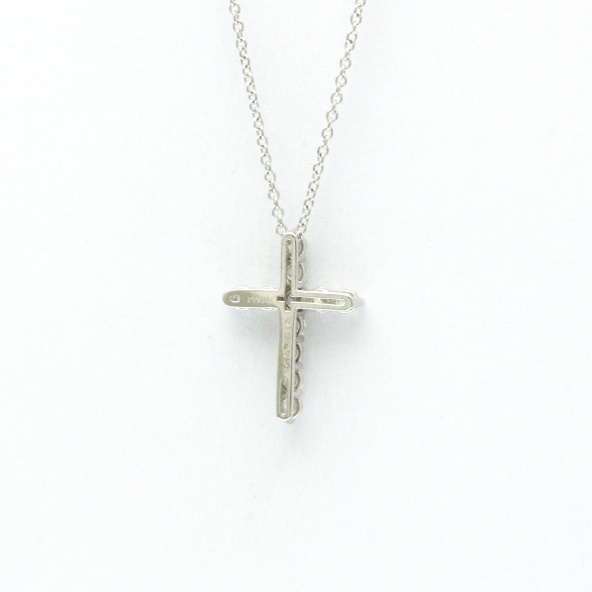 Small Pendant Necklace Platinum with Diamond