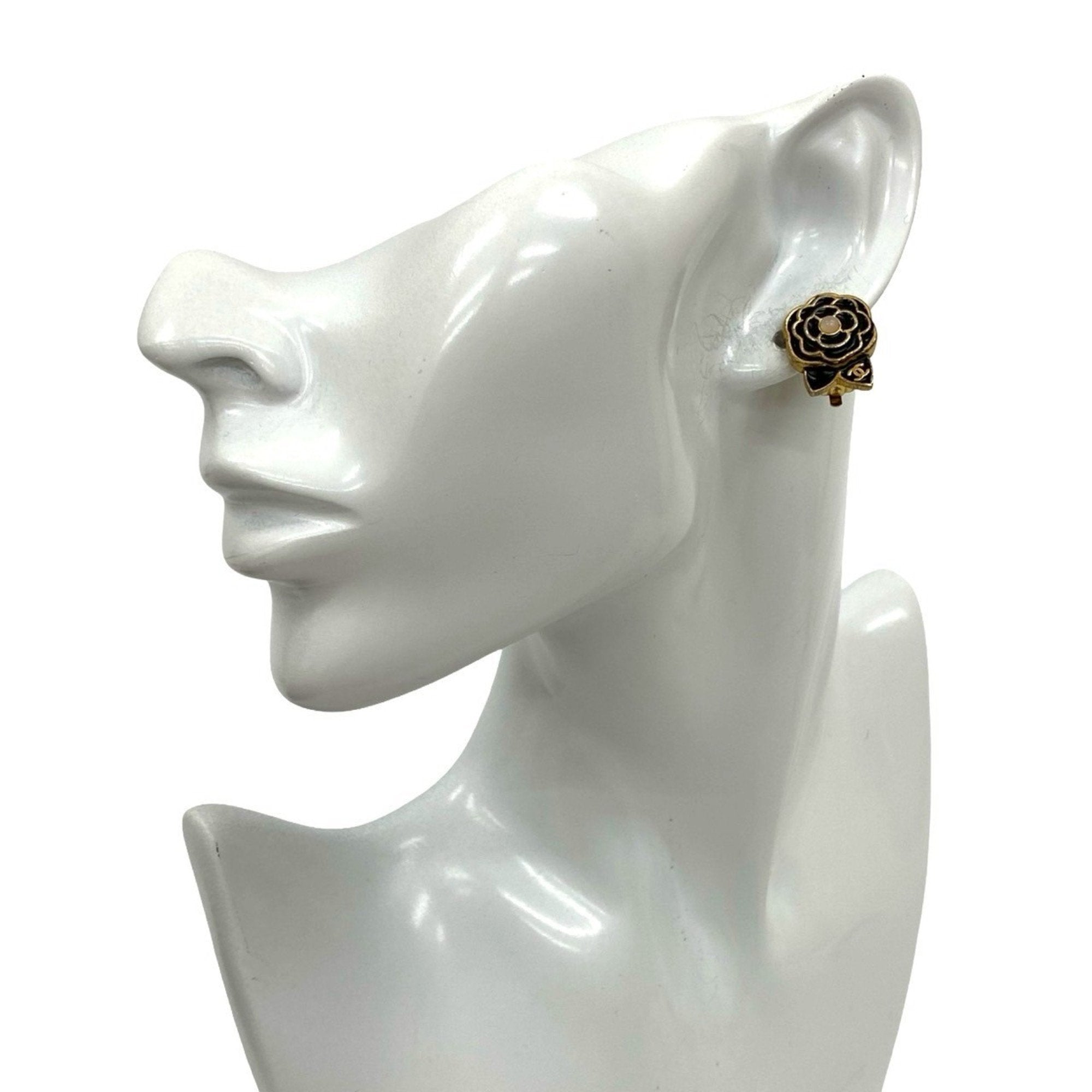 CC Logo Clip-On Earrings Metal Gold-Tone Metal