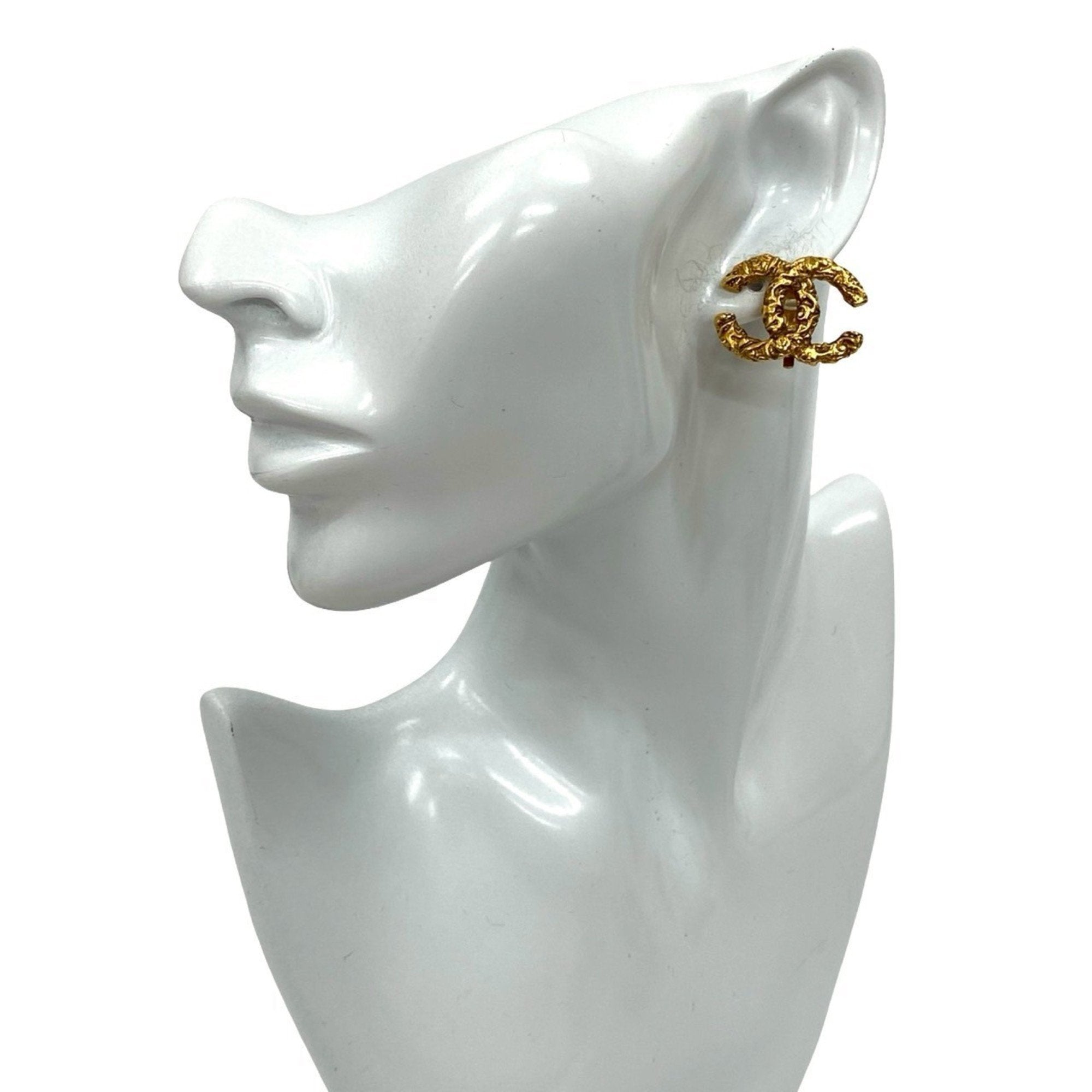 CC Logo Clip-On Earrings Metal Gold-Tone Metal
