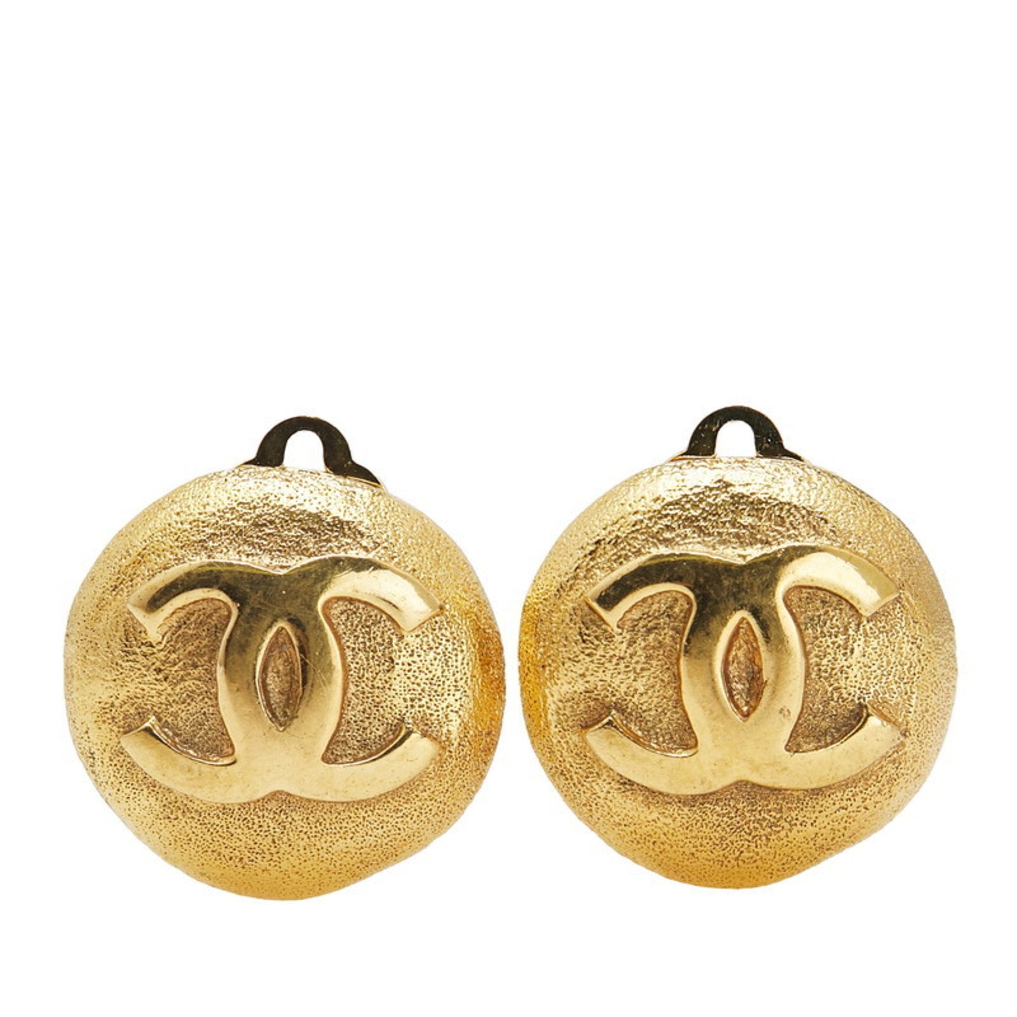 CC Logo Round Clip-On Earrings Metal Gold-Tone Metal