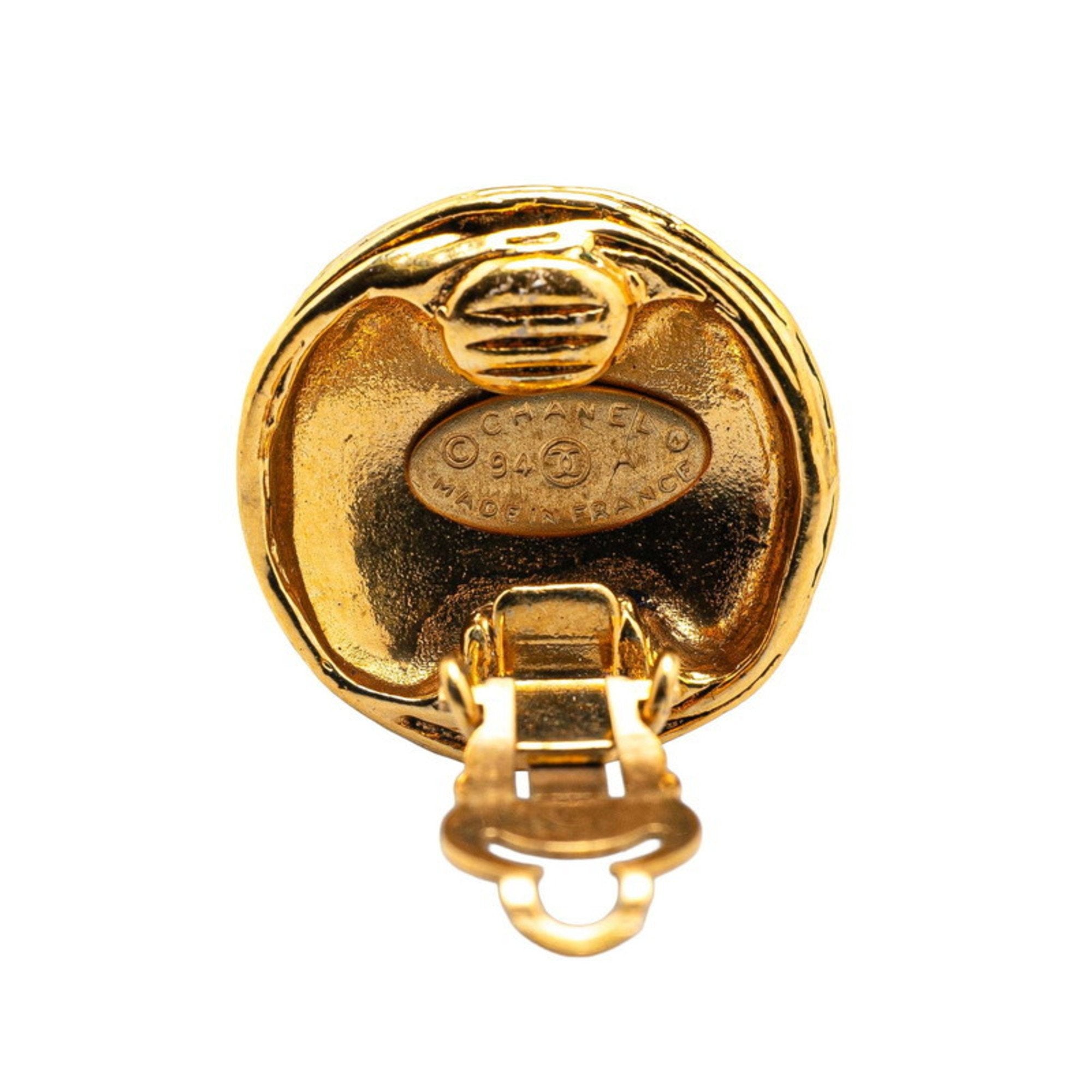 CC Logo Round Clip-On Earrings Metal Gold-Tone Metal