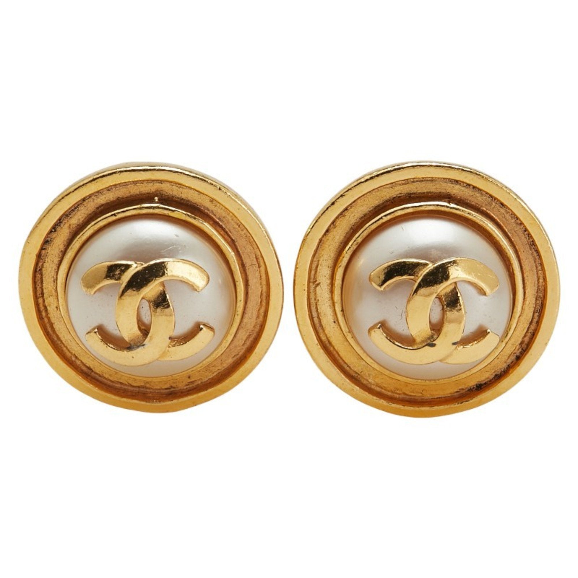 CC Logo Round Clip-On Earrings Metal Gold-Tone Metal