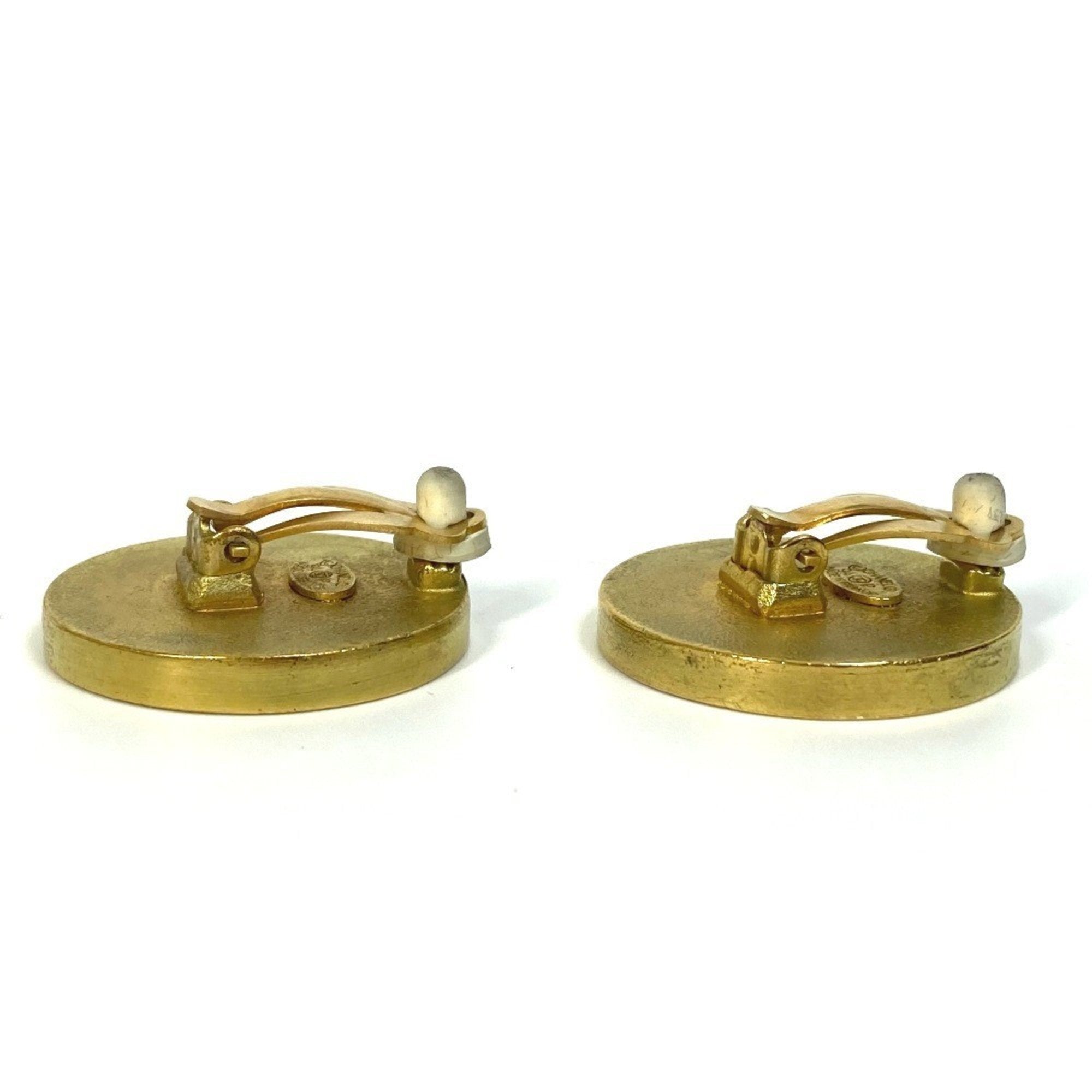 CC Logo Circle Clip-On Earrings Metal Gold-Tone Metal