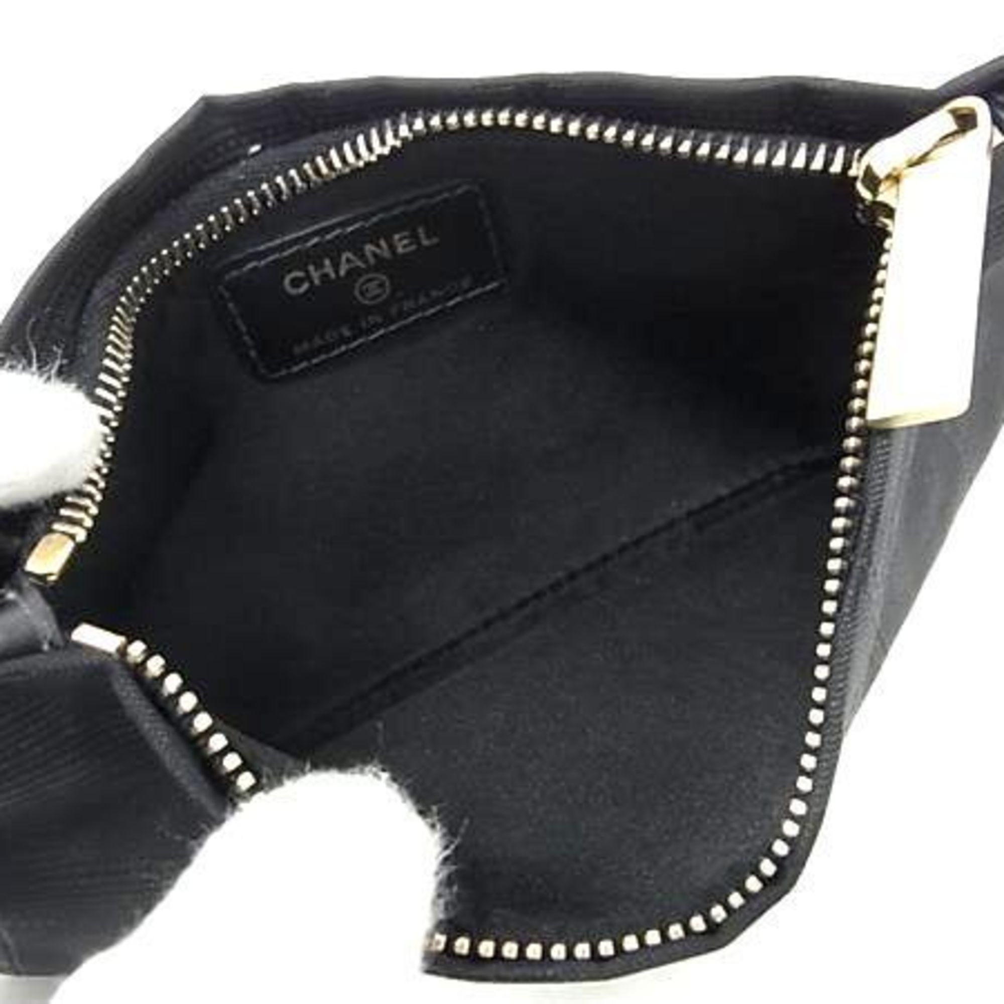 Travel Line Wallet on Chain Quilted Nylon