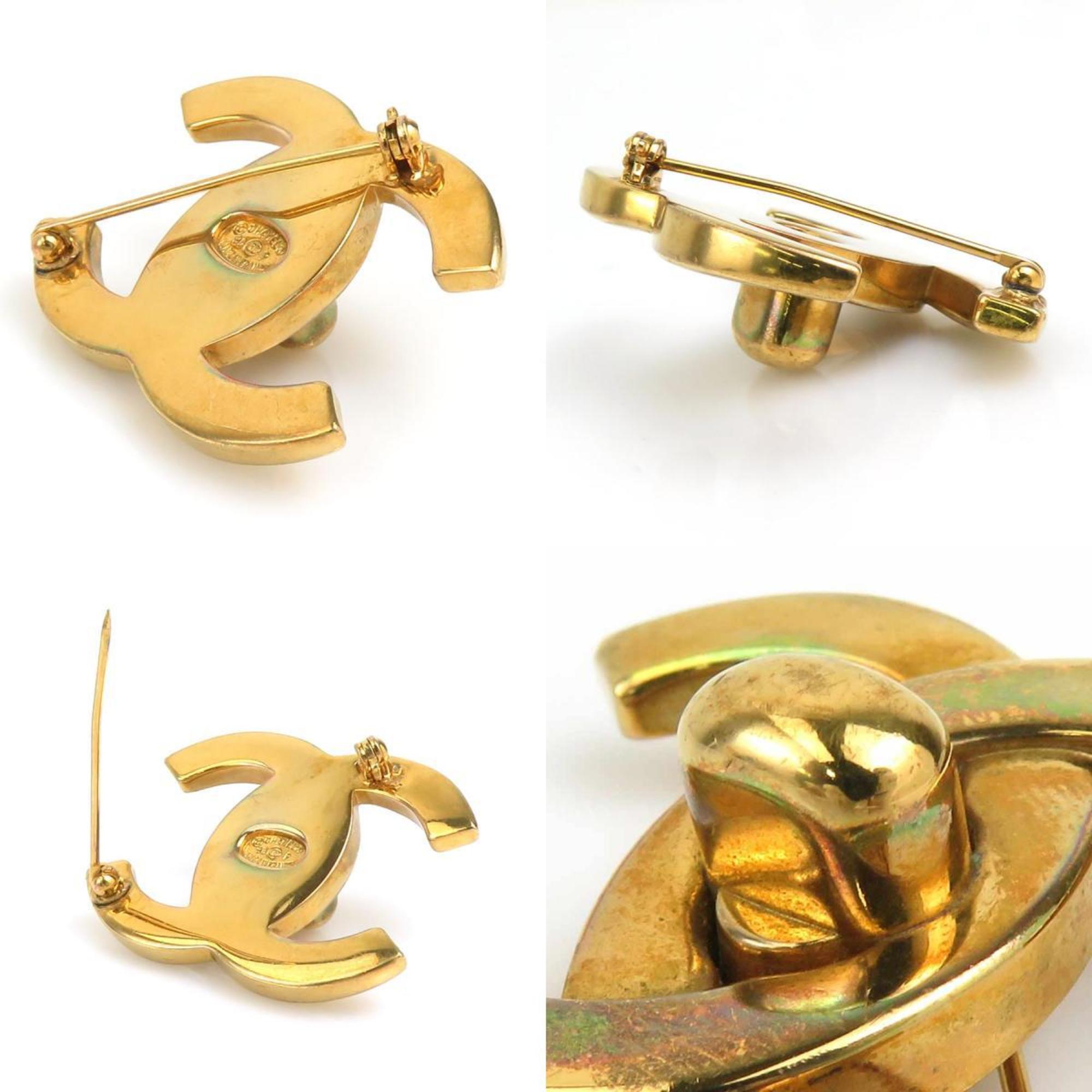 CC Logo Brooch Gold-Tone Metal