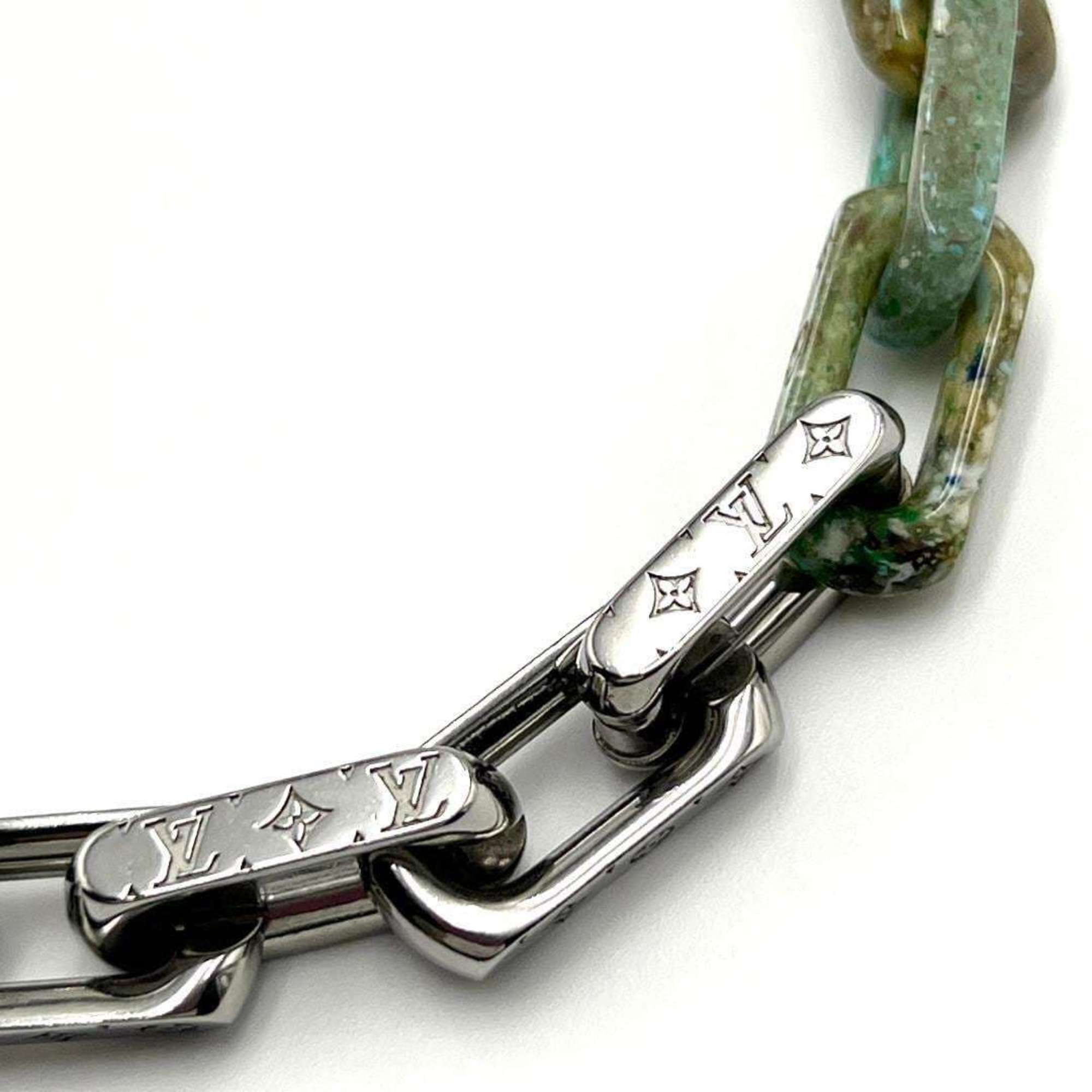Pendant Necklace Metal and Plastic