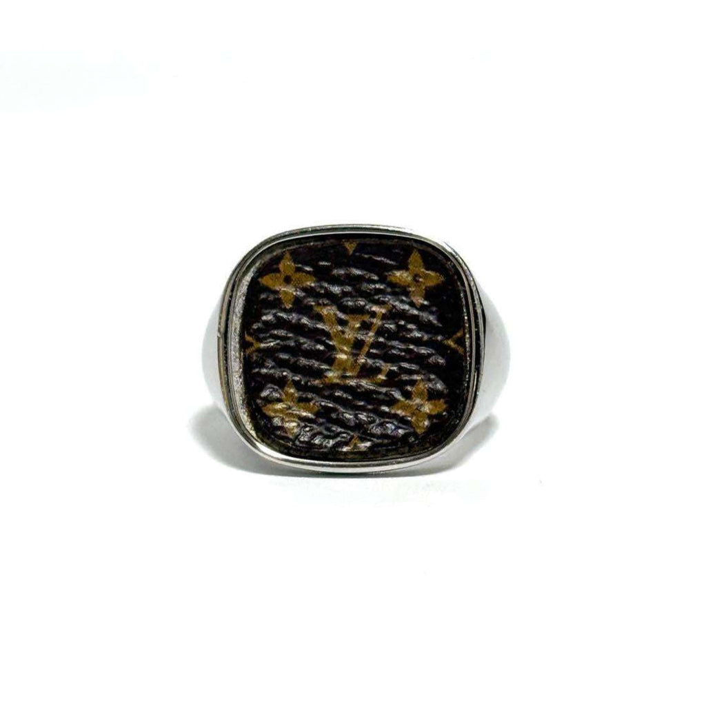 Signet Monogram Chevalier Ring Metal