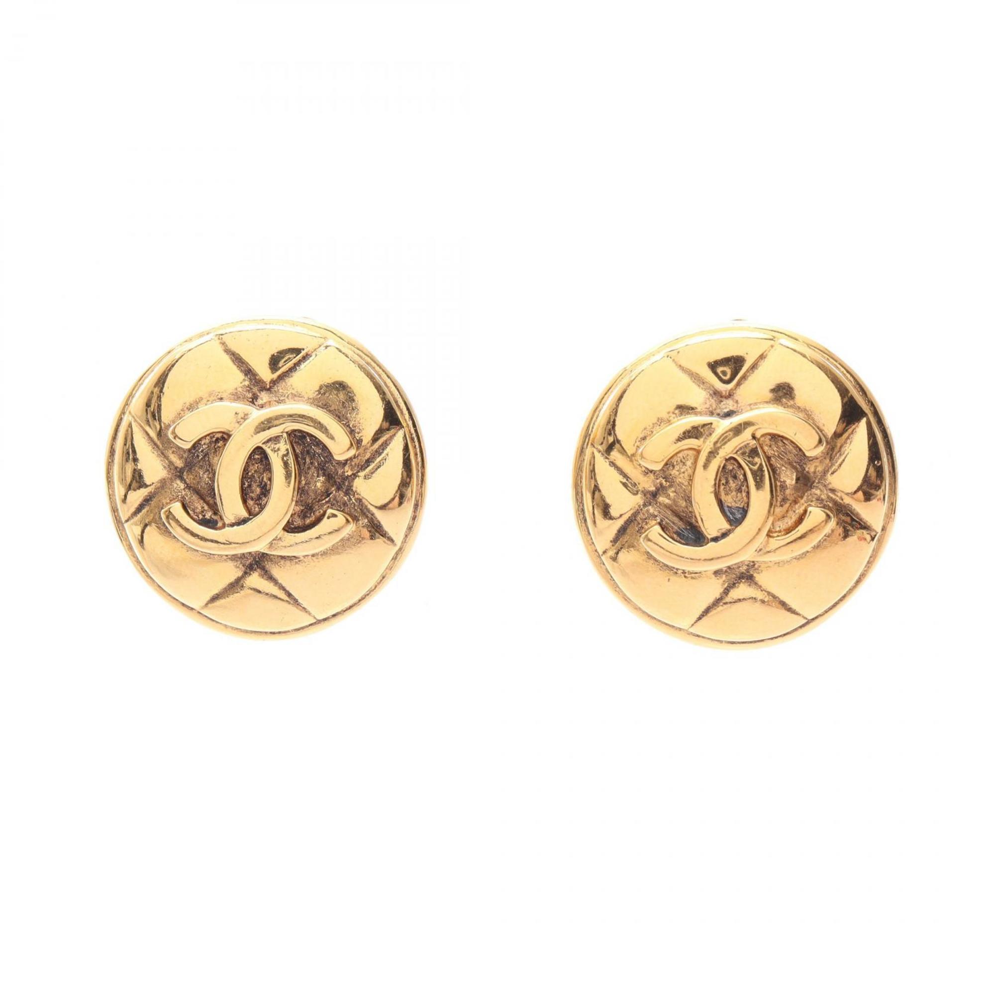 CC Logo Clip-On Earrings Metal Gold-Tone Metal