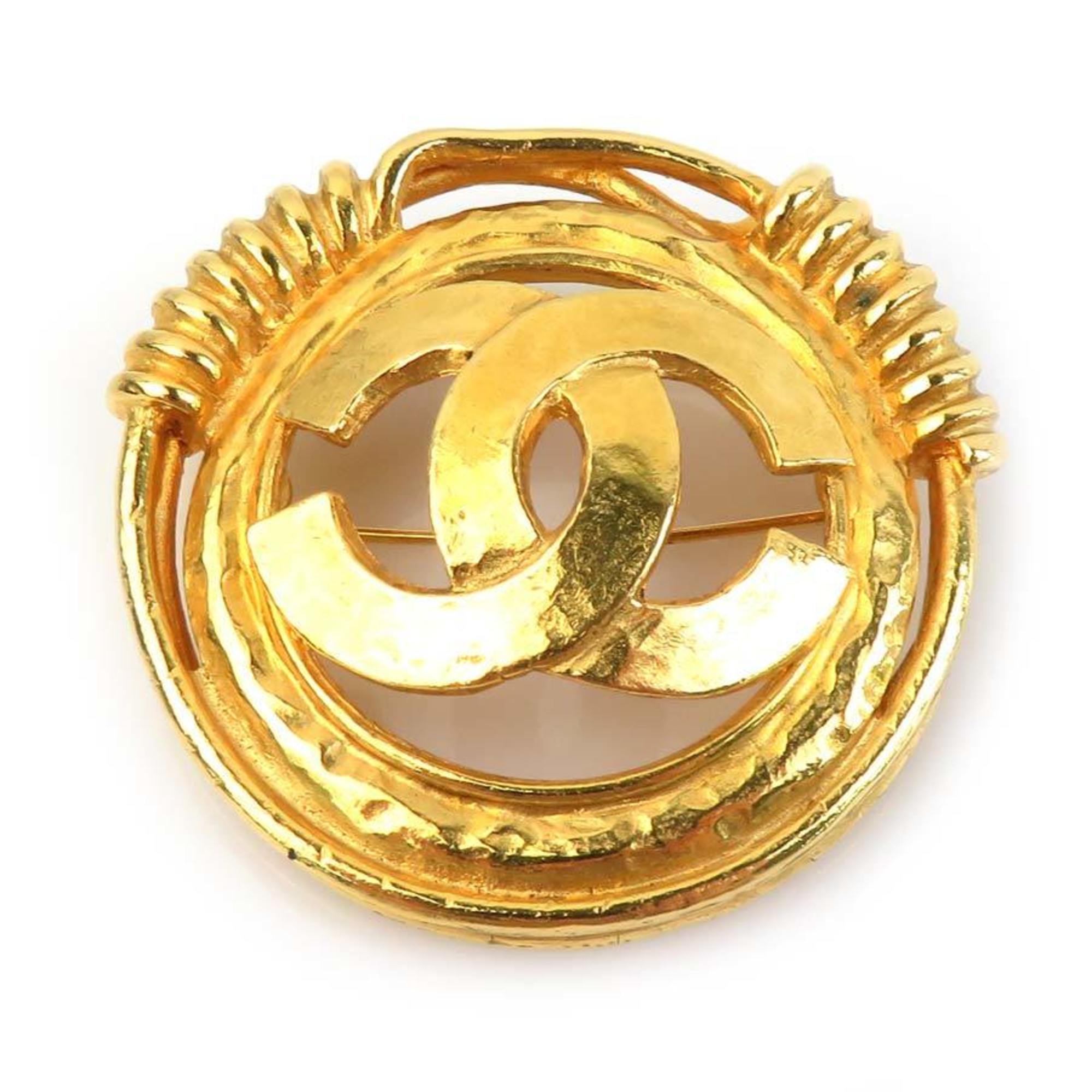 CC Logo Brooch Gold-Tone Metal