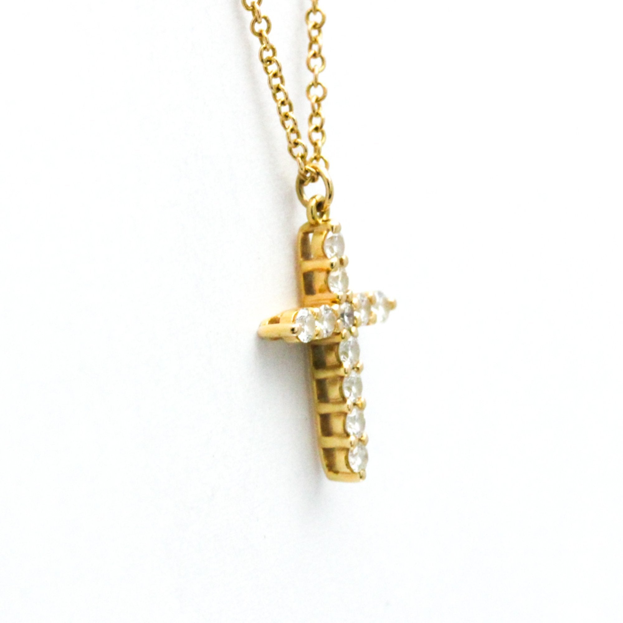 Small Pendant Necklace 18K Yellow Gold with Diamond