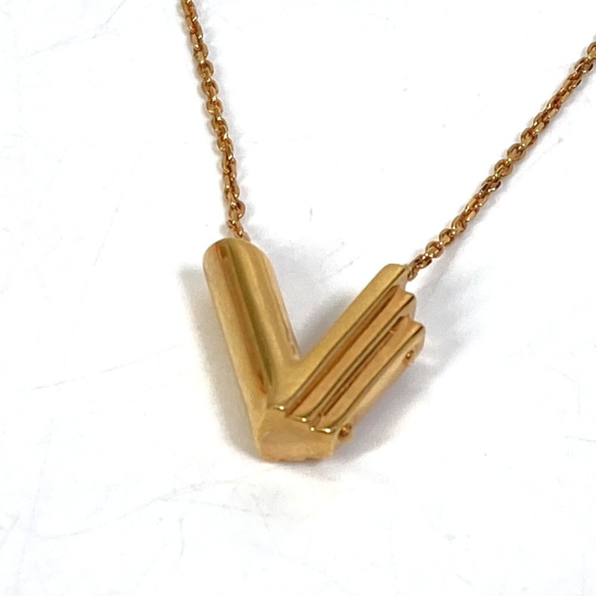 Initial V Pendant Necklace Gold