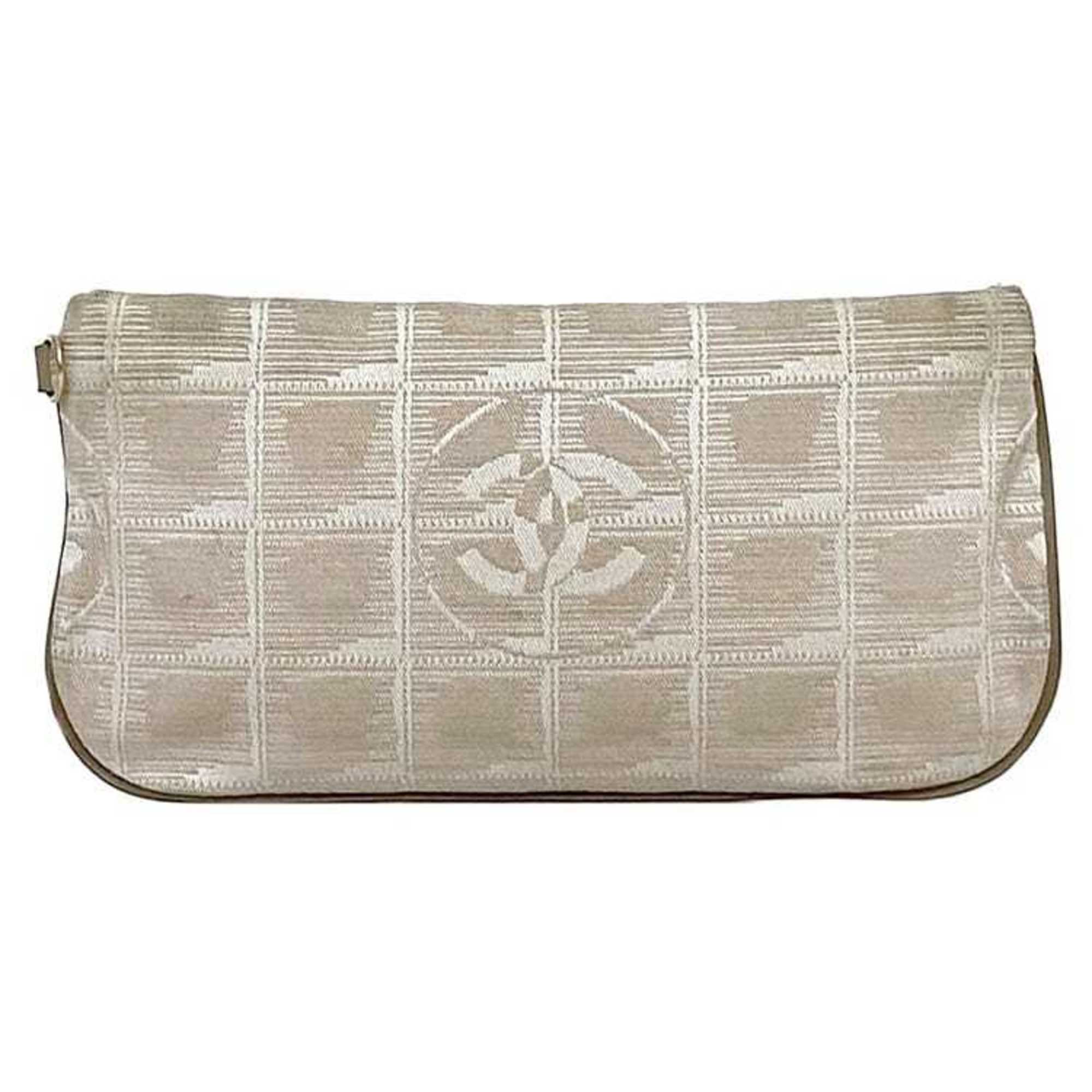 Travel Line Wallet on Chain Quilted Nylon