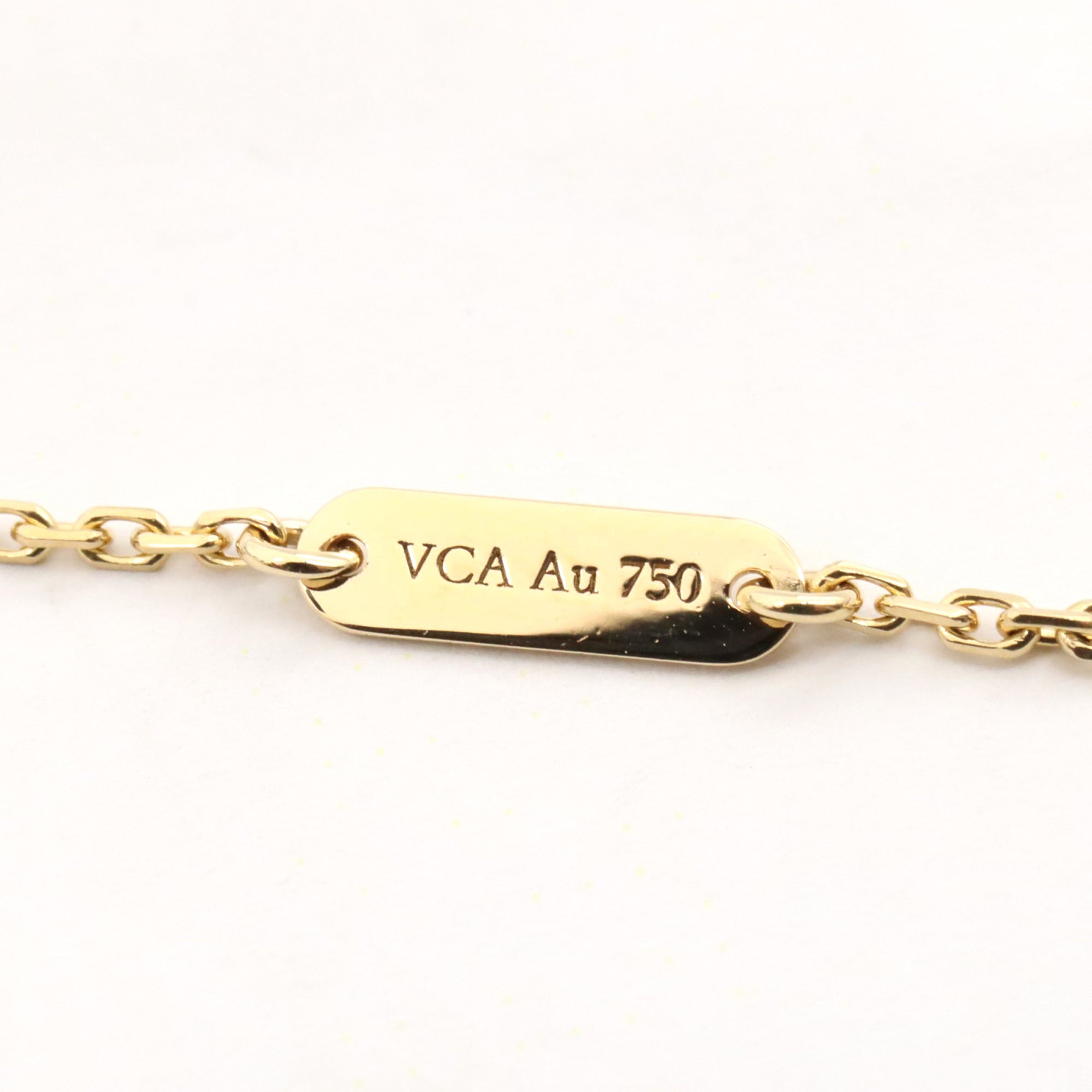 Vintage Alhambra Pendant Necklace 18K Yellow Gold and Onyx