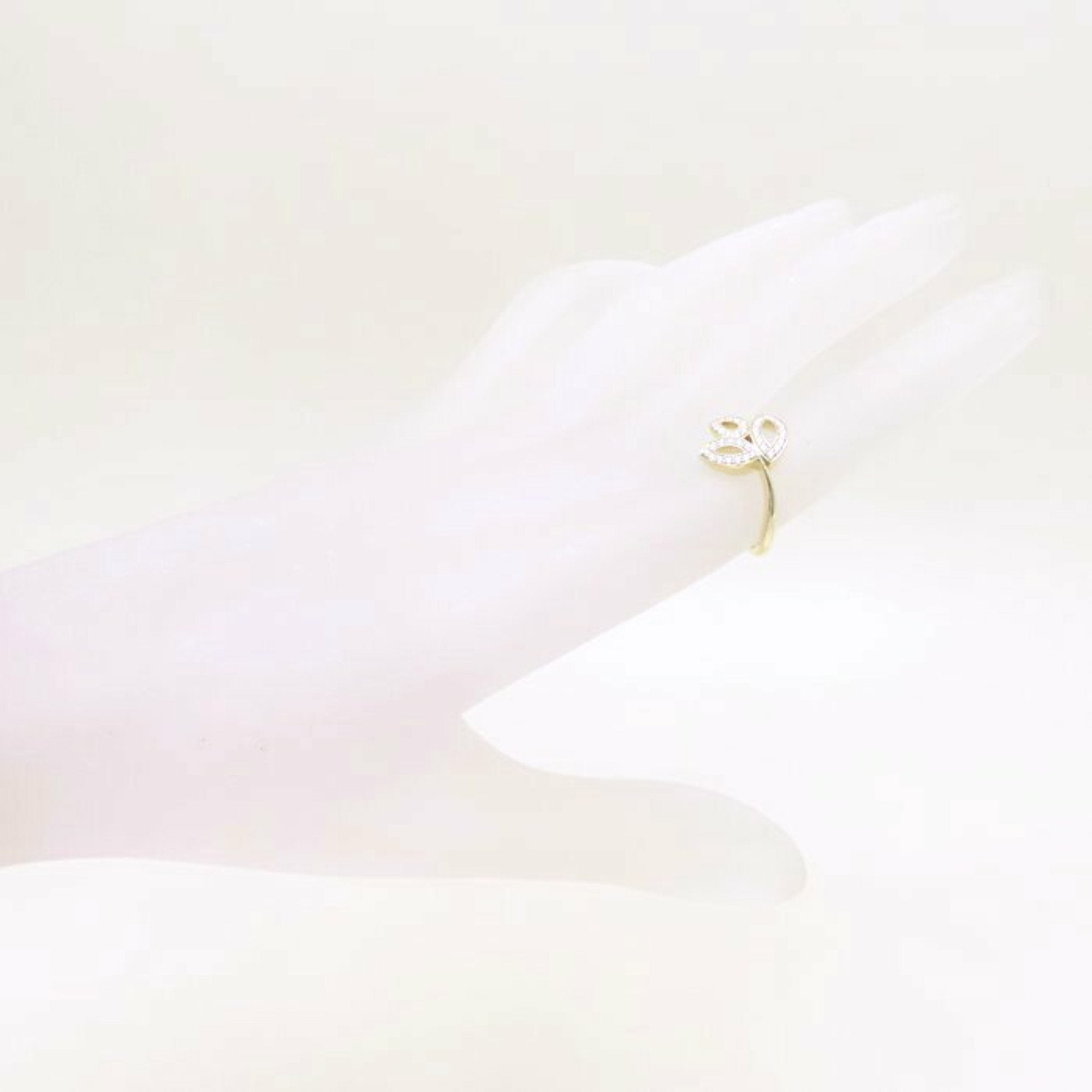 Lily Cluster Mini Ring 18K Yellow Gold with Diamond