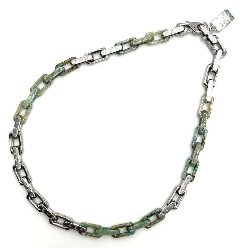 Pendant Necklace Metal and Plastic