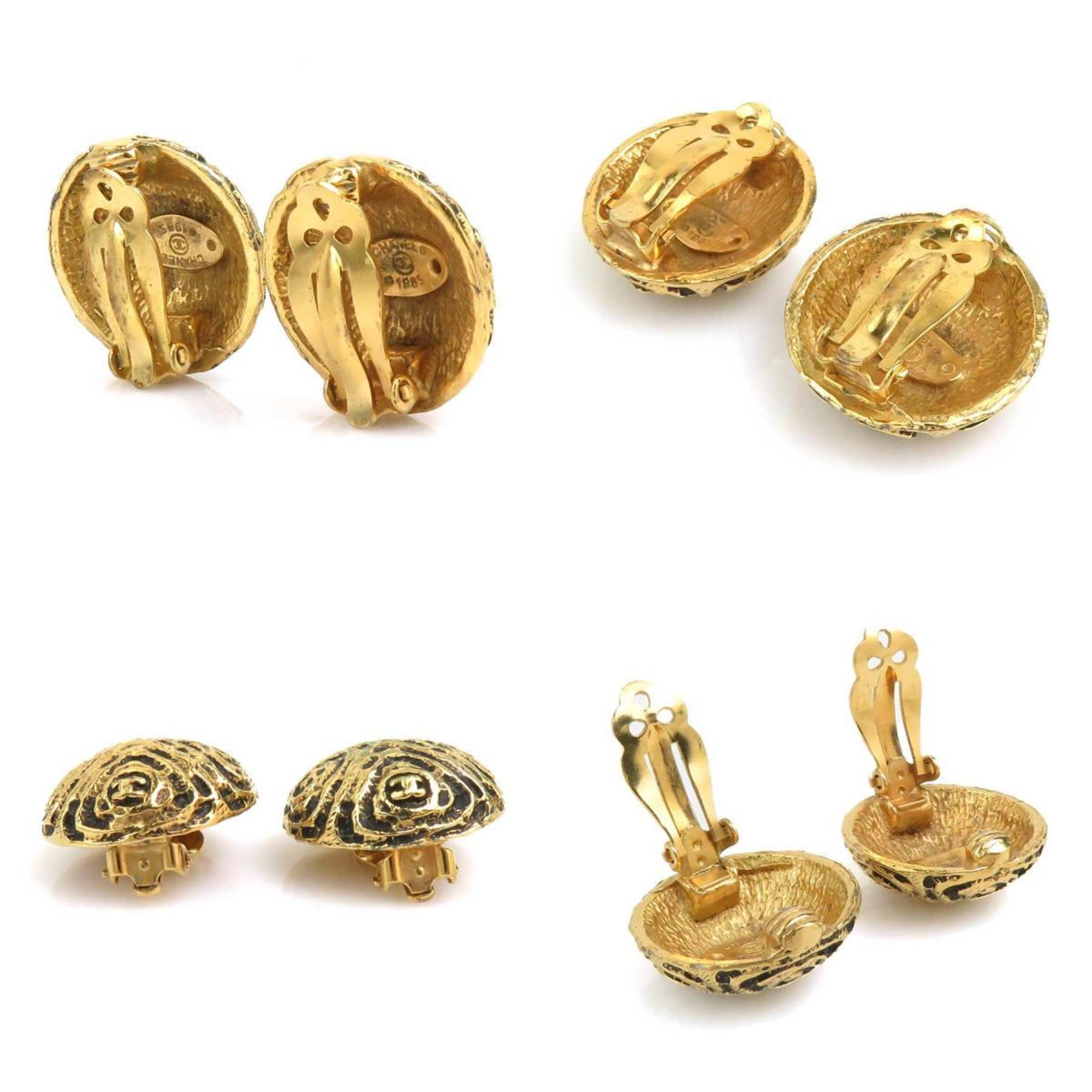 CC Logo Clip-On Earrings Gold-Tone Metal Gold-Tone Metal
