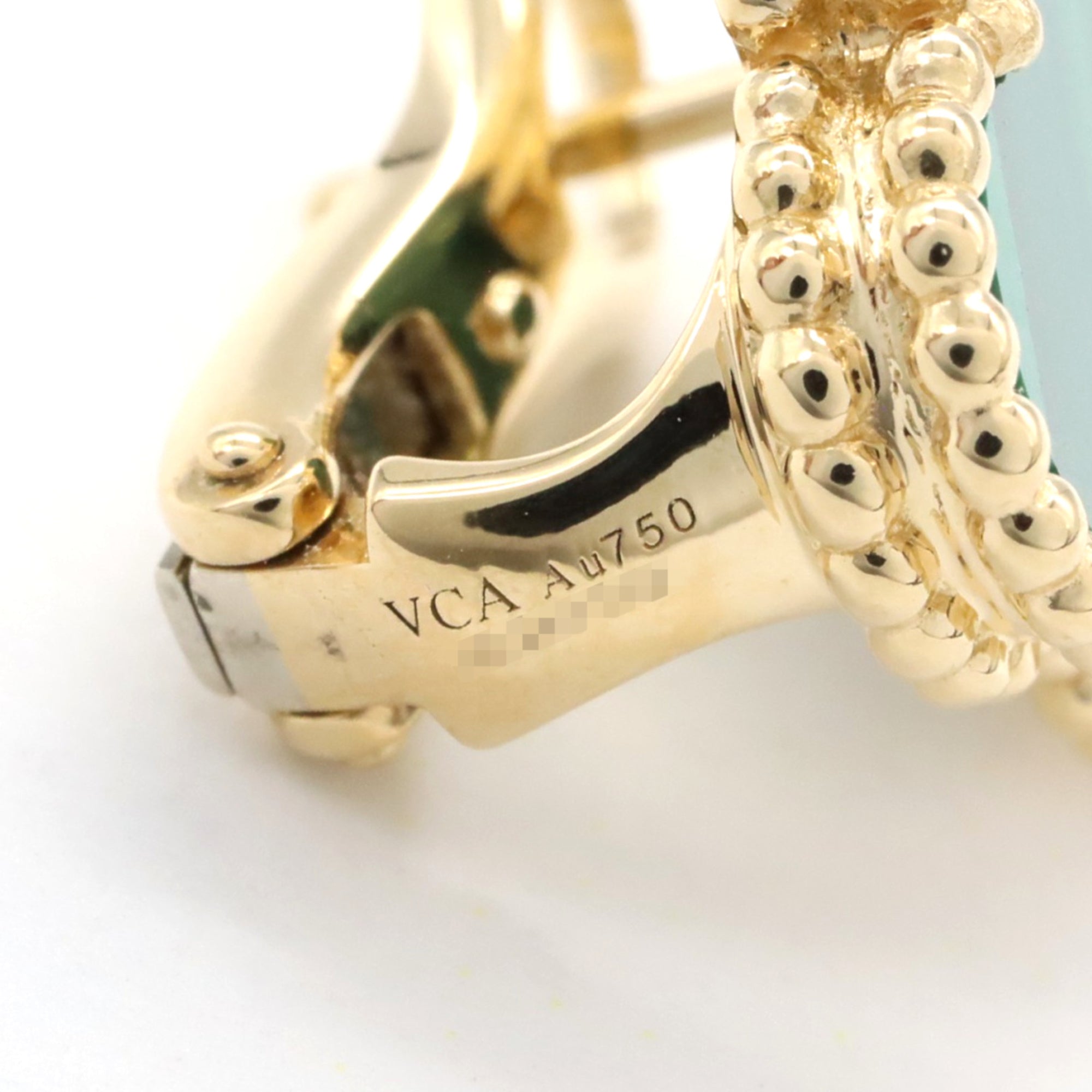 Vintage Alhambra Earrings 18K Yellow Gold and Malachite 18K Yellow Gold