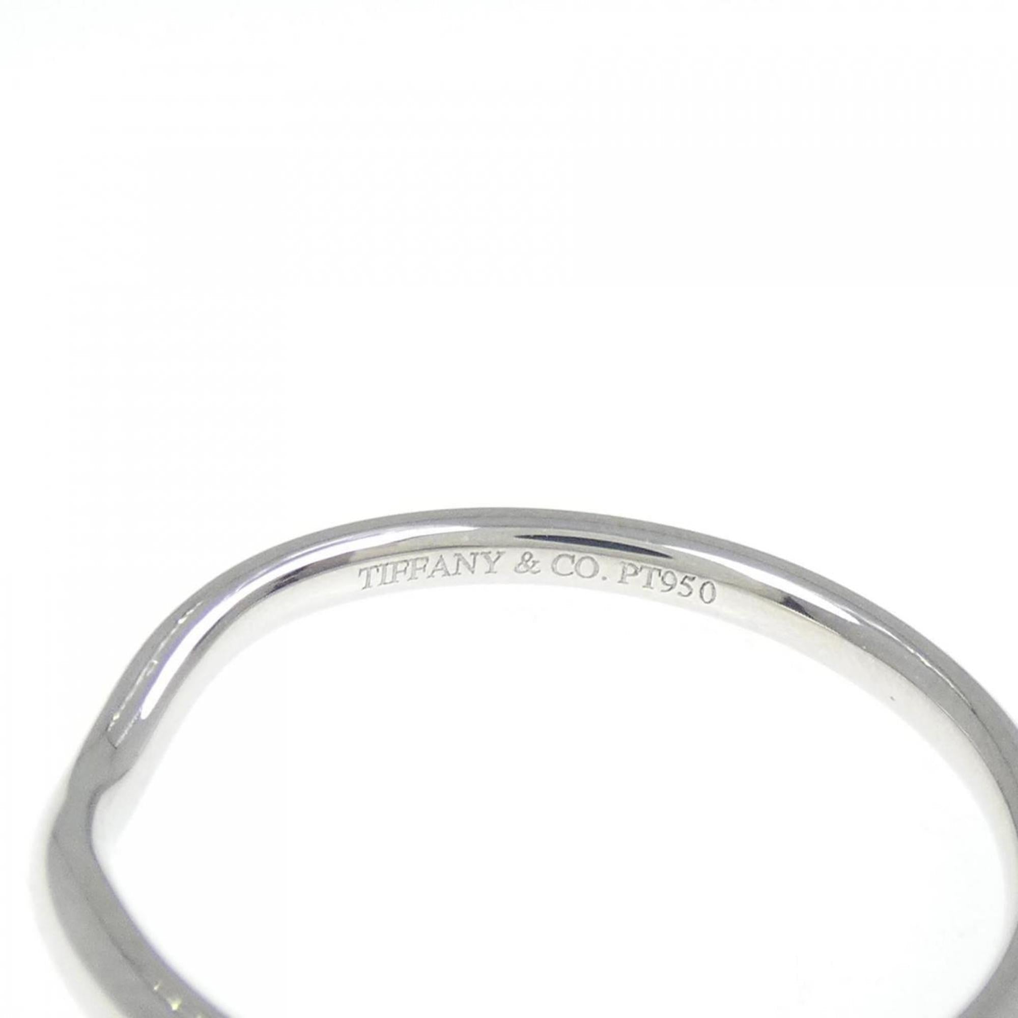 Curved Ring Platinum