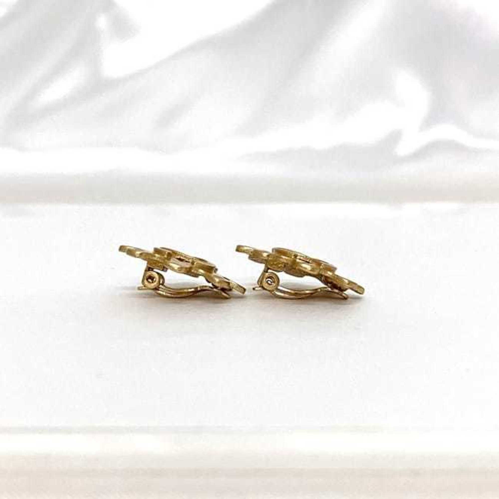 CC Logo Clip-On Earrings Metal Gold-Tone Metal