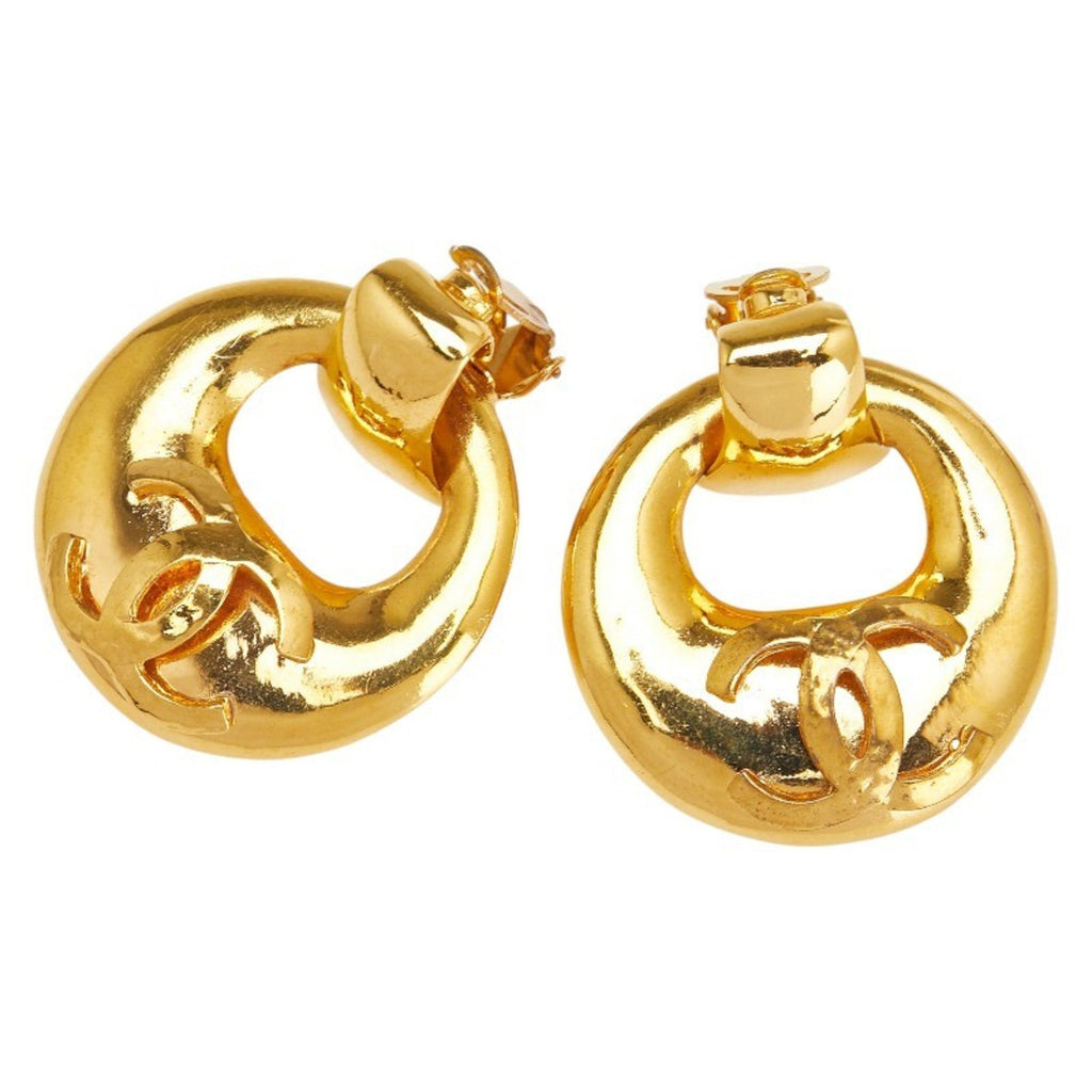 CC Logo Round Clip-On Earrings Metal Gold-Tone Metal