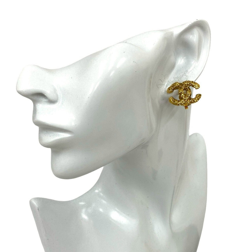 CC Logo Clip-On Earrings Metal Gold-Tone Metal