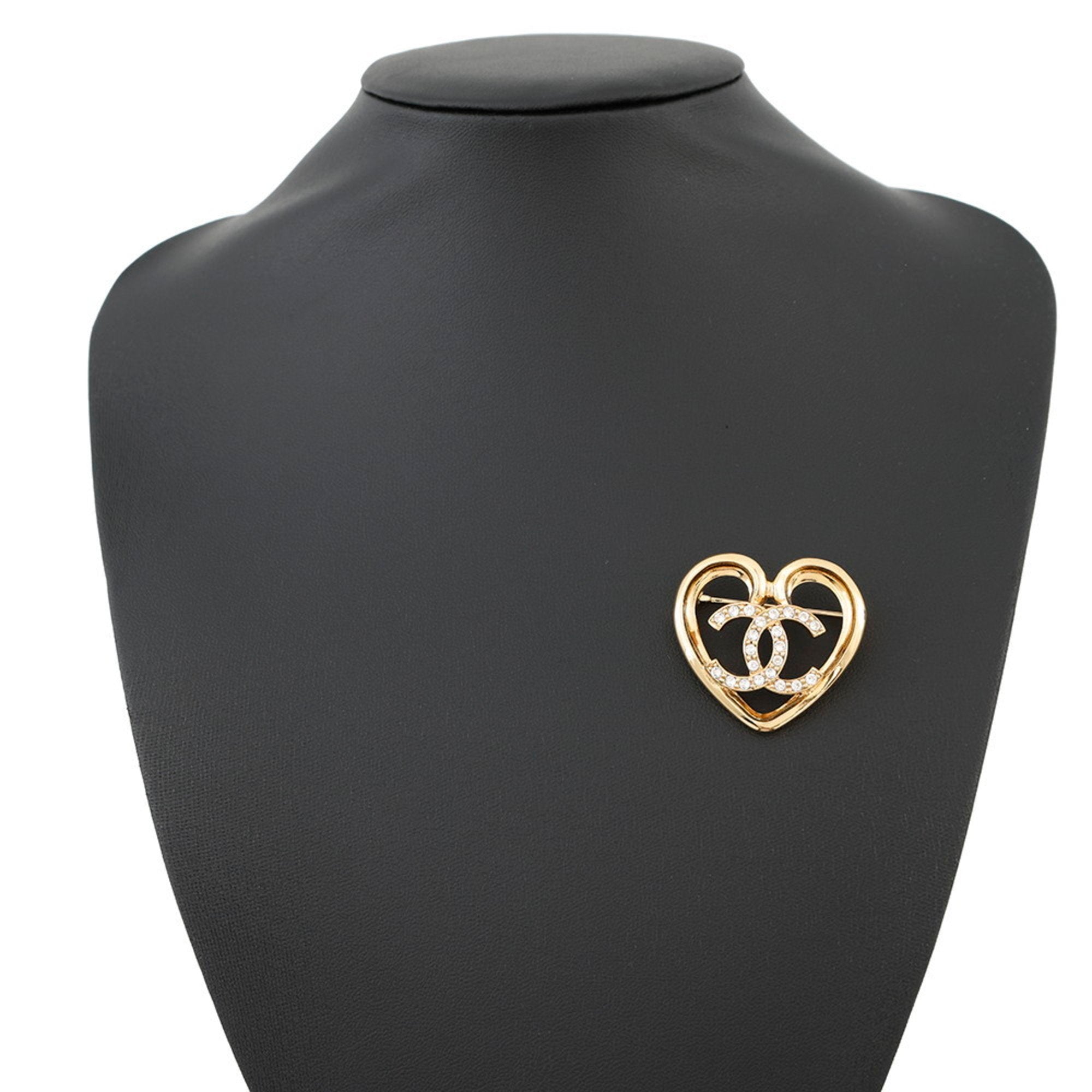 CC Logo Heart Brooch Gold-Tone Metal