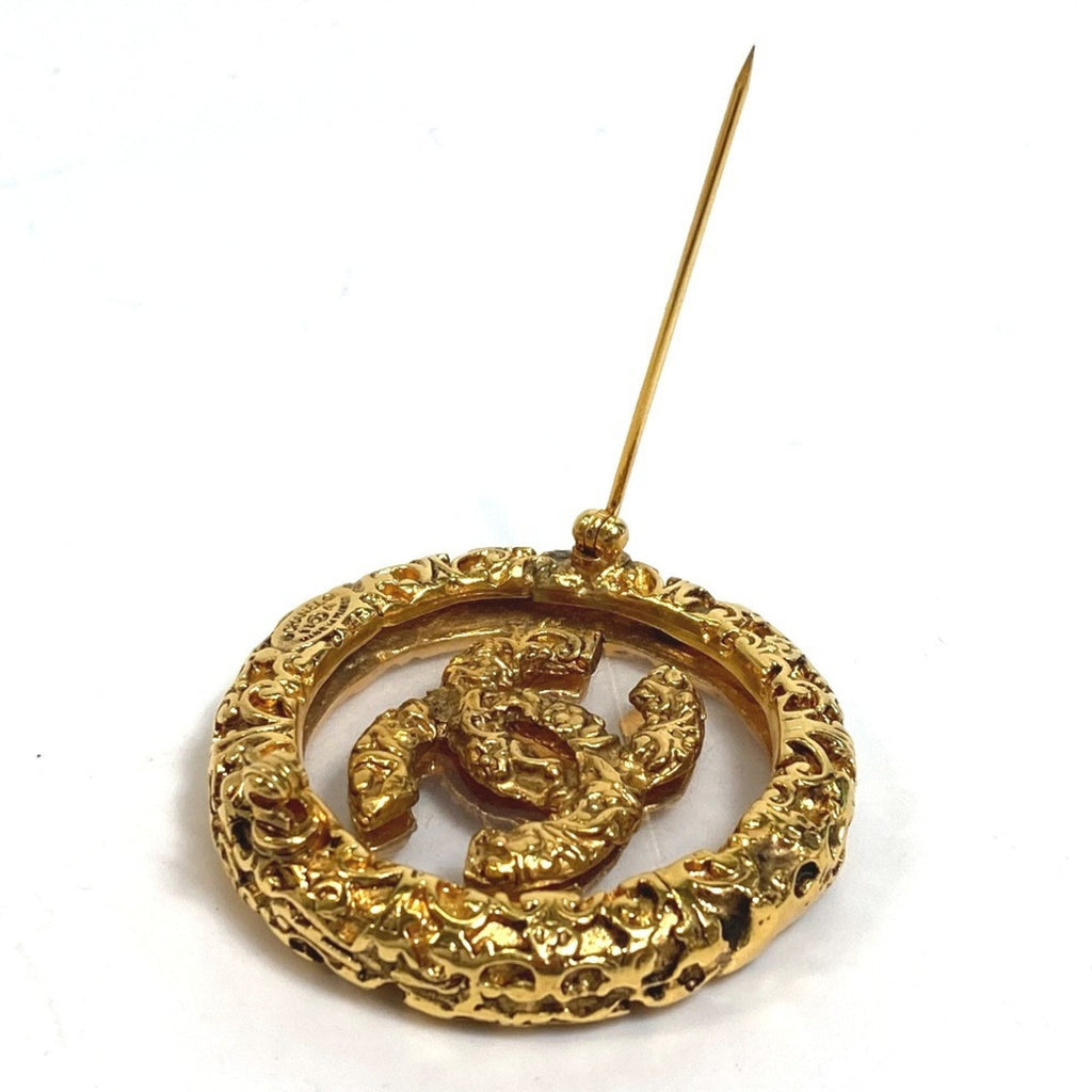 CC Logo Circle Brooch Gold-Tone Metal