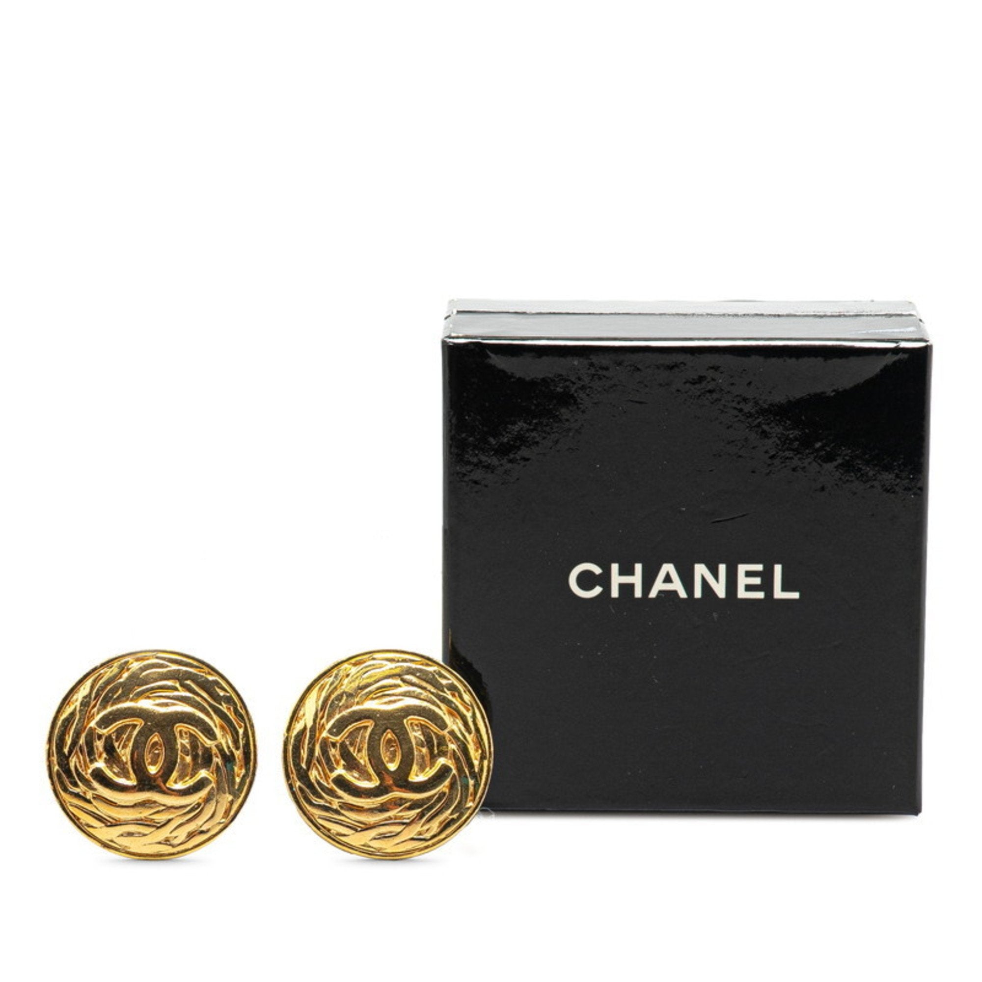 CC Logo Round Clip-On Earrings Metal Gold-Tone Metal