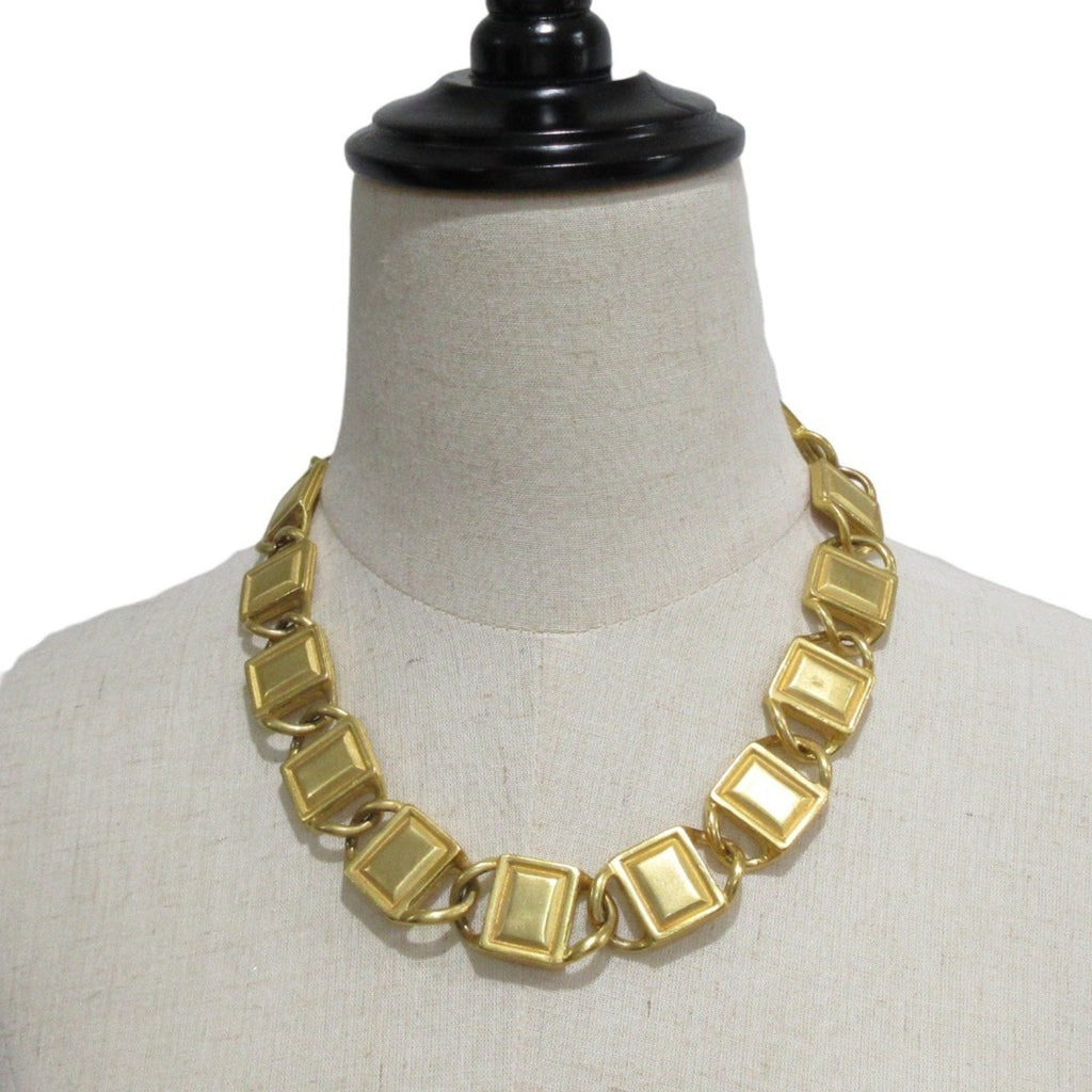 Vintage Pendant Necklace Gold